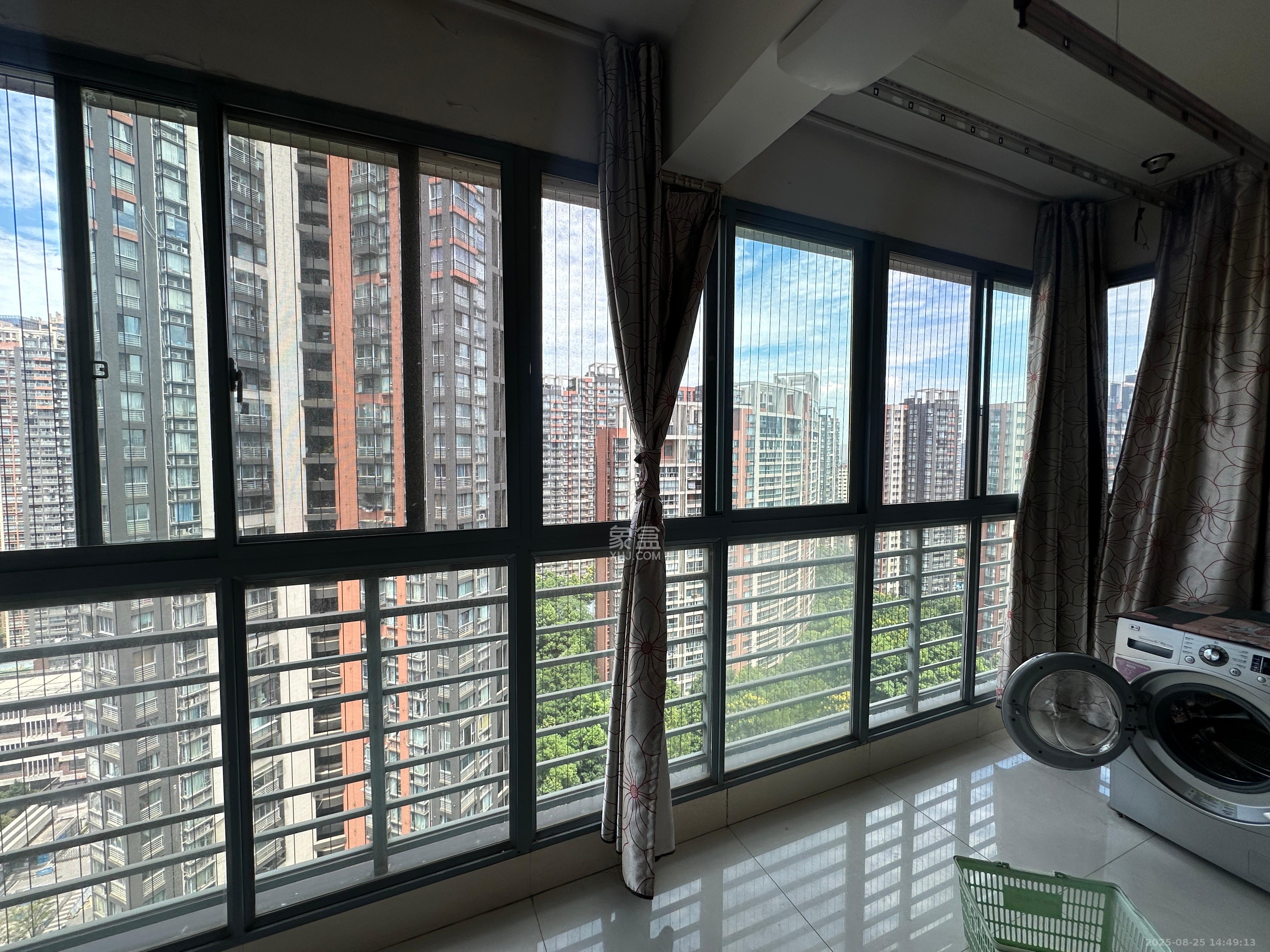 滨江君悦香邸  4室2厅2卫    3300.0元/月室内图