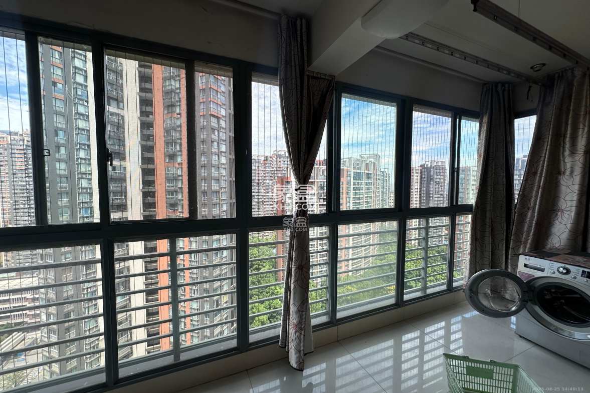 滨江君悦香邸  4室2厅2卫    3300.0元/月 滨江君悦香邸  4室2厅2卫    3300.0元/月室内图