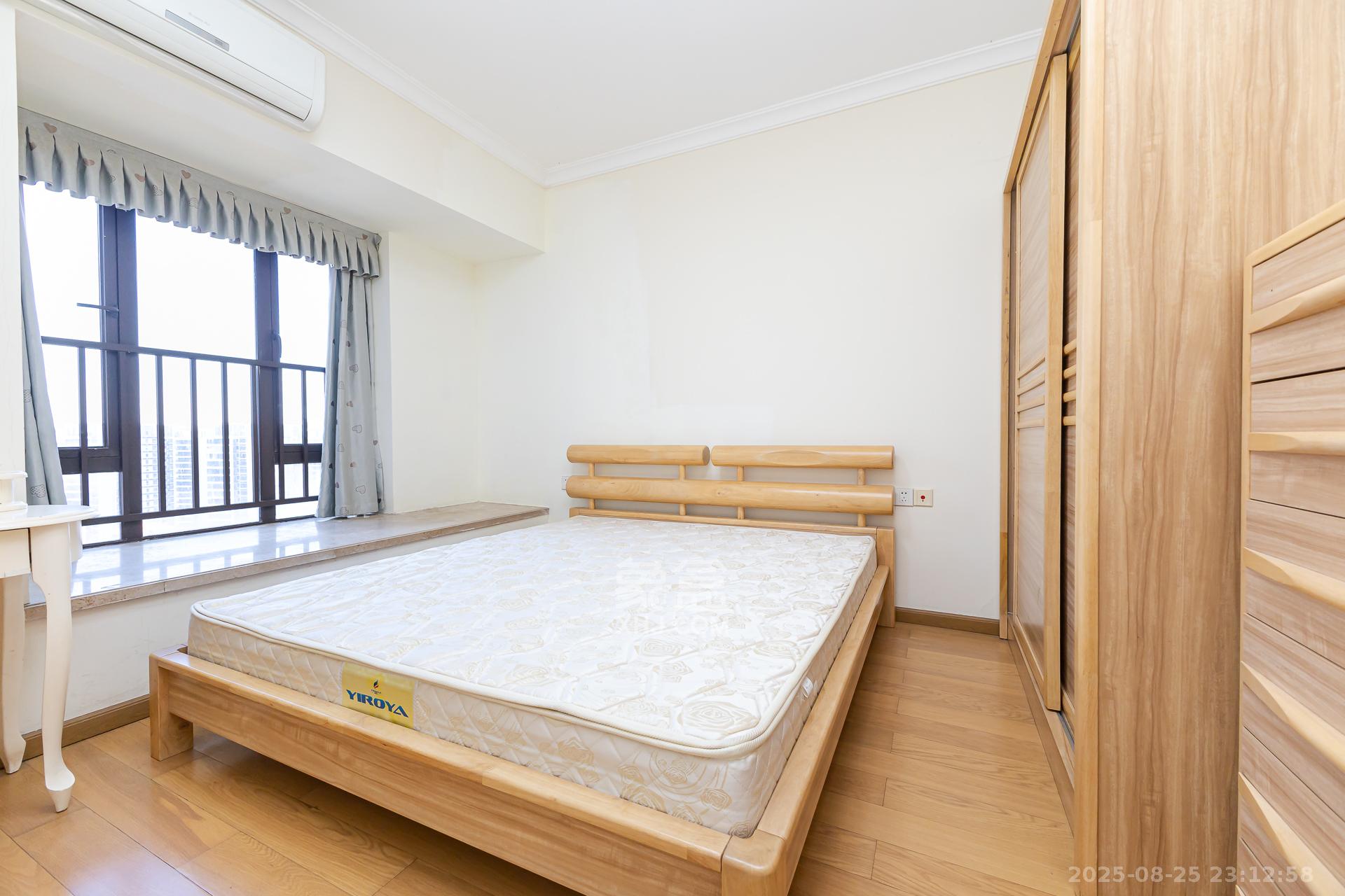 时代倾城一期 3室2厅1卫 78.8万 时代倾城一期 3室2厅1卫 78.8万卧室