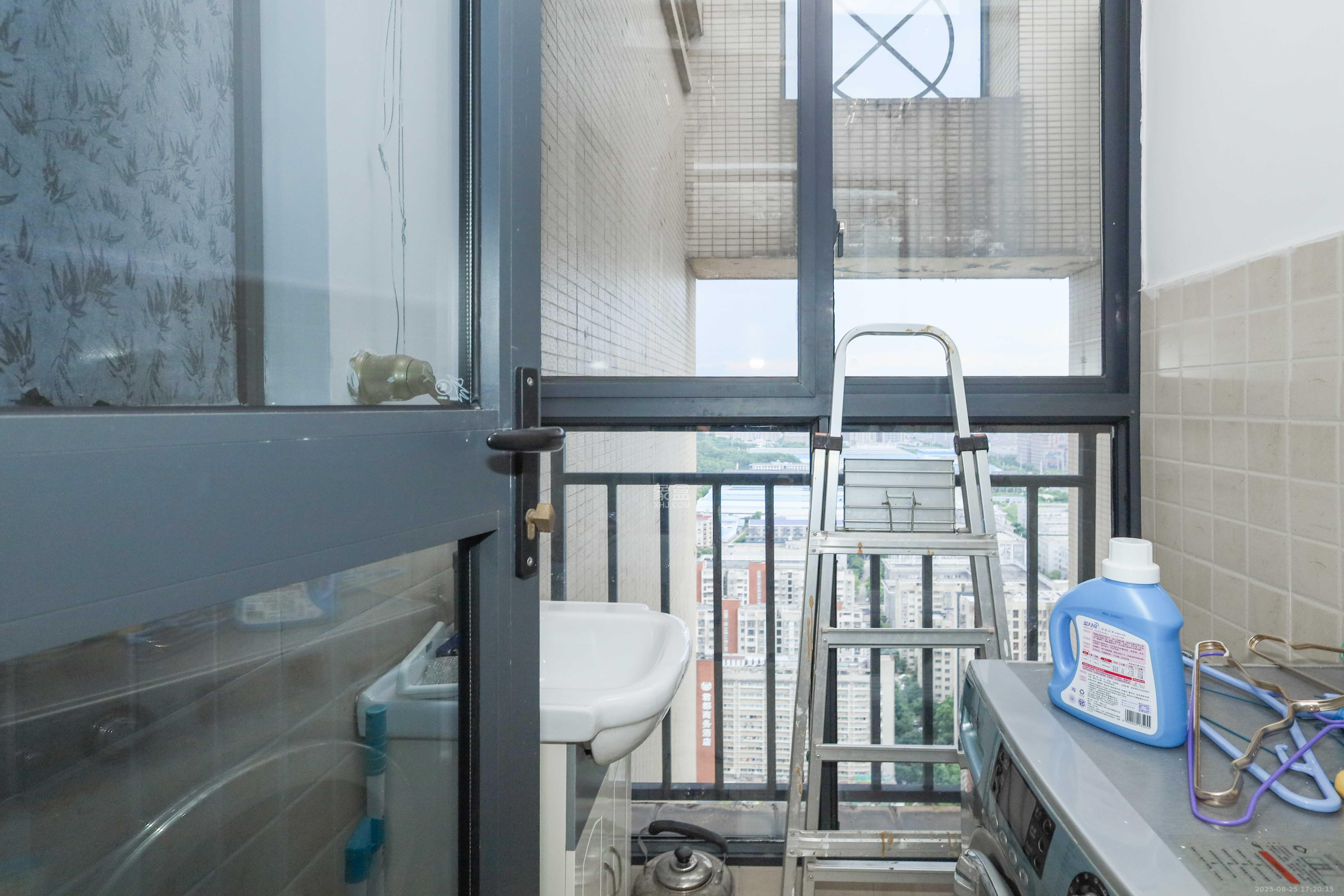 保利麓谷林语B区  3室2厅1卫    85.0万厨房