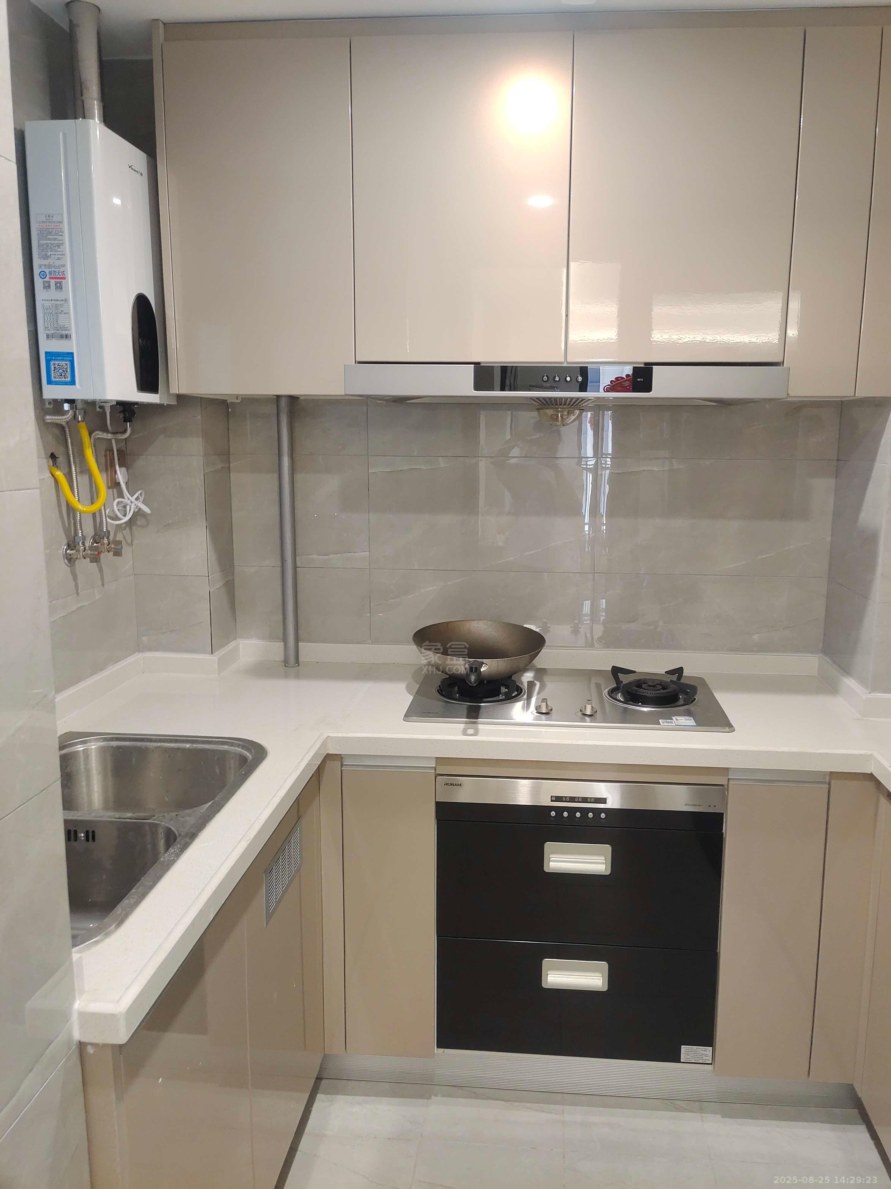 城际空间站 3室2厅2卫 1800.0元/月 城际空间站 3室2厅2卫 1800.0元/月室内图