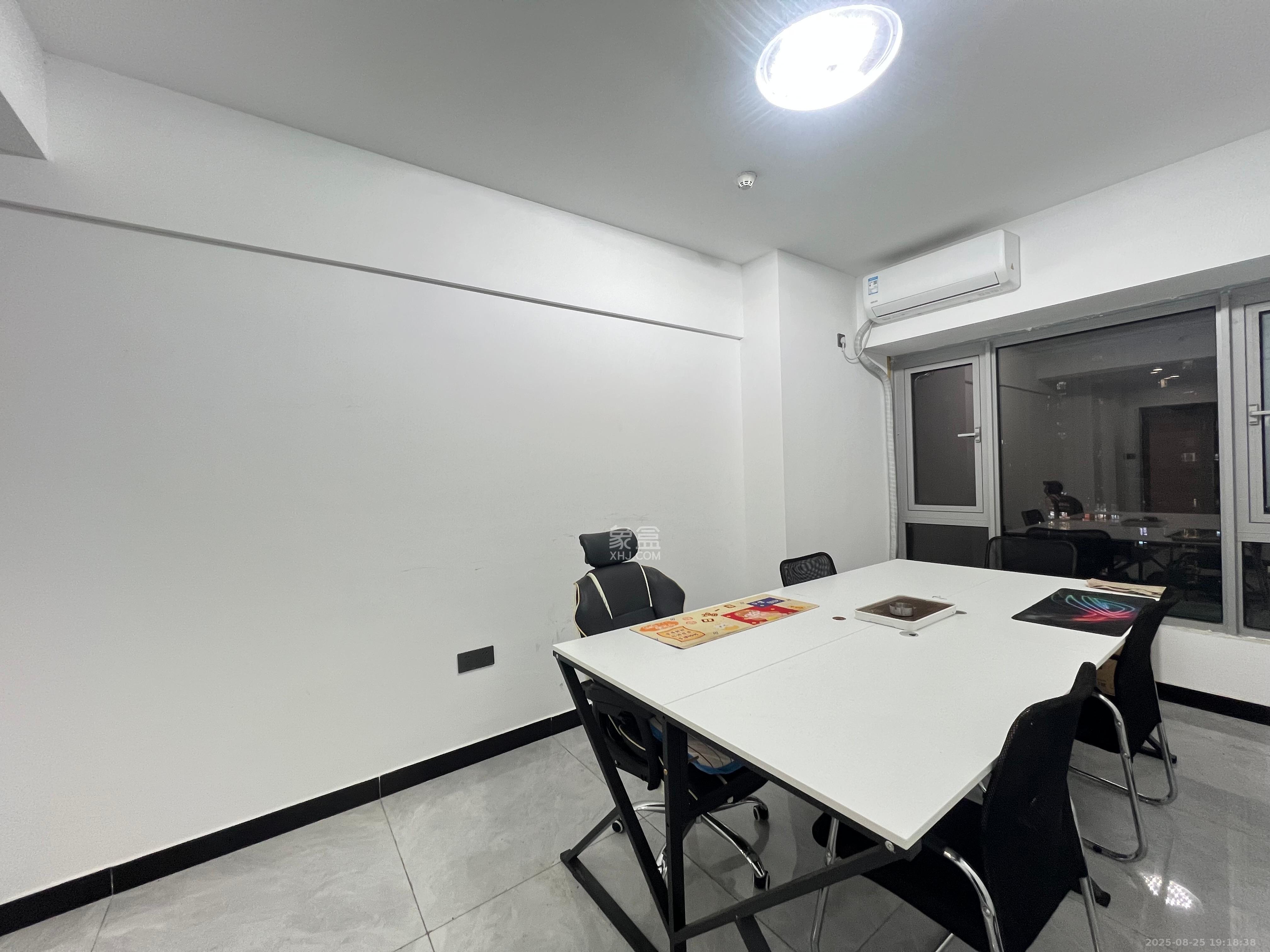 保利天禧EF区  1室0厅0卫    1300.0元/月 保利天禧EF区  1室0厅0卫    1300.0元/月室内图