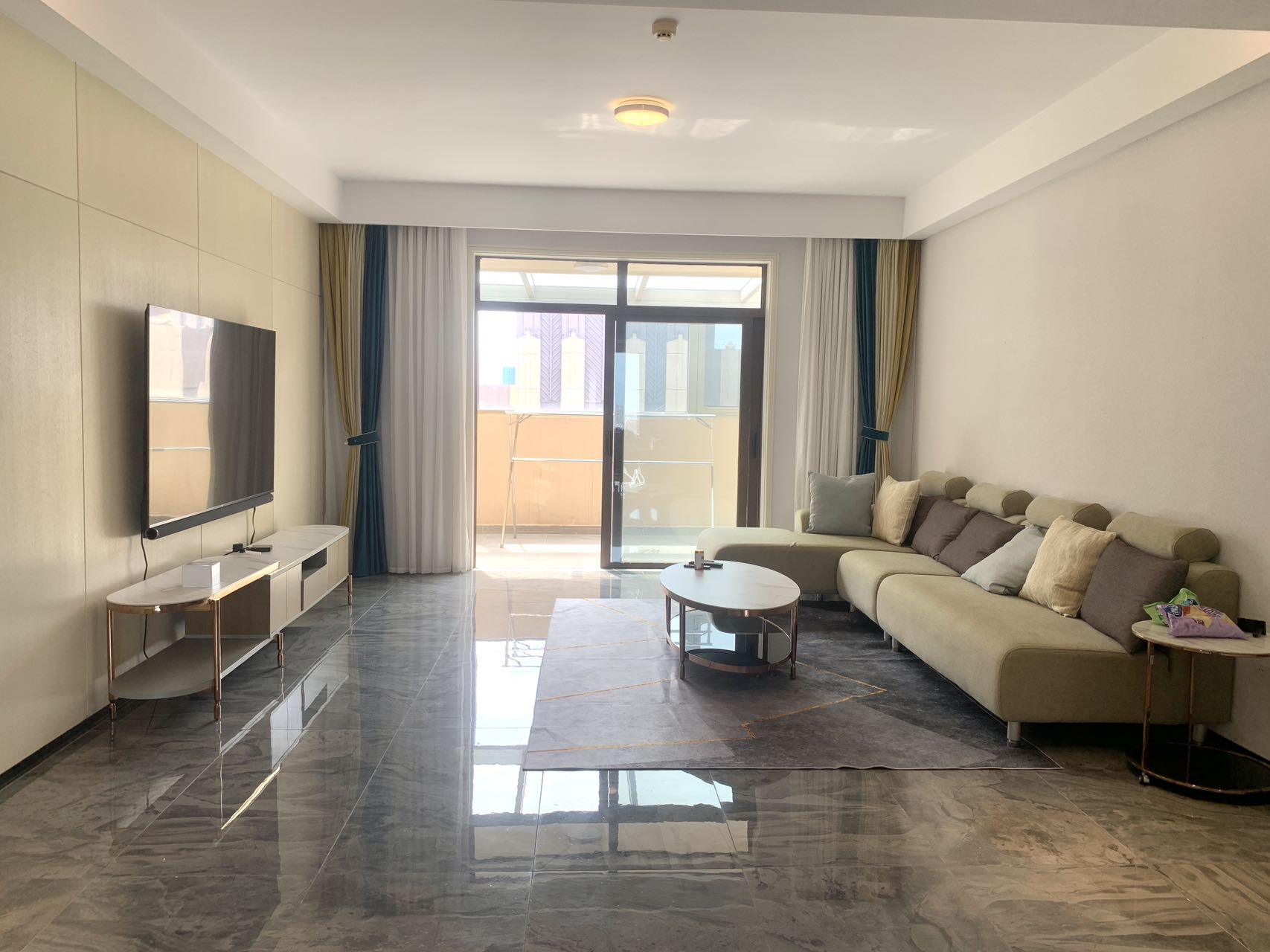 海航豪庭北苑 3室2厅3卫 11000.0元/月 海航豪庭北苑 3室2厅3卫 11000.0元/月室内图