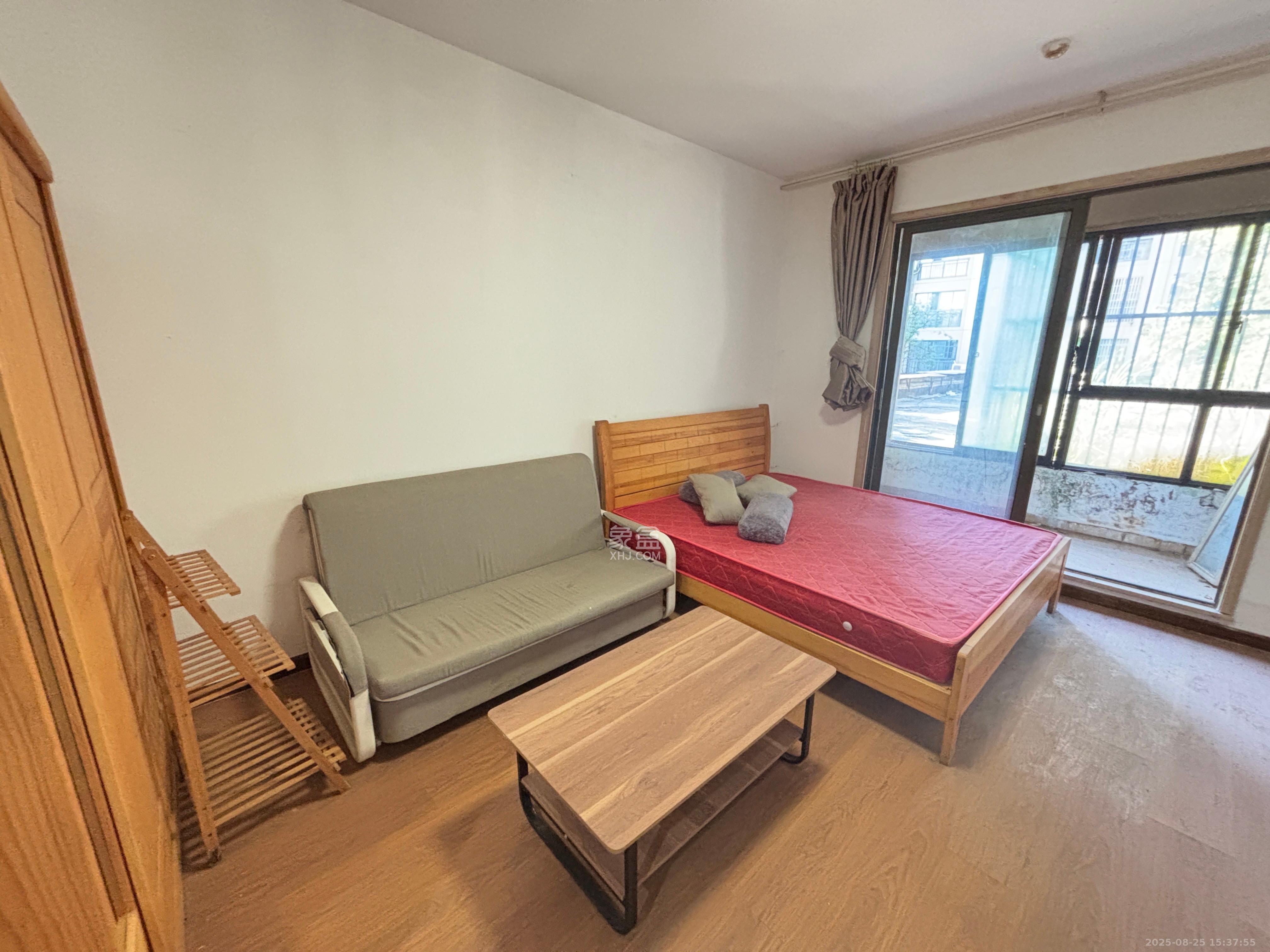 花漾年华（桂花园）  1室1厅1卫    1000.0元/月室内图