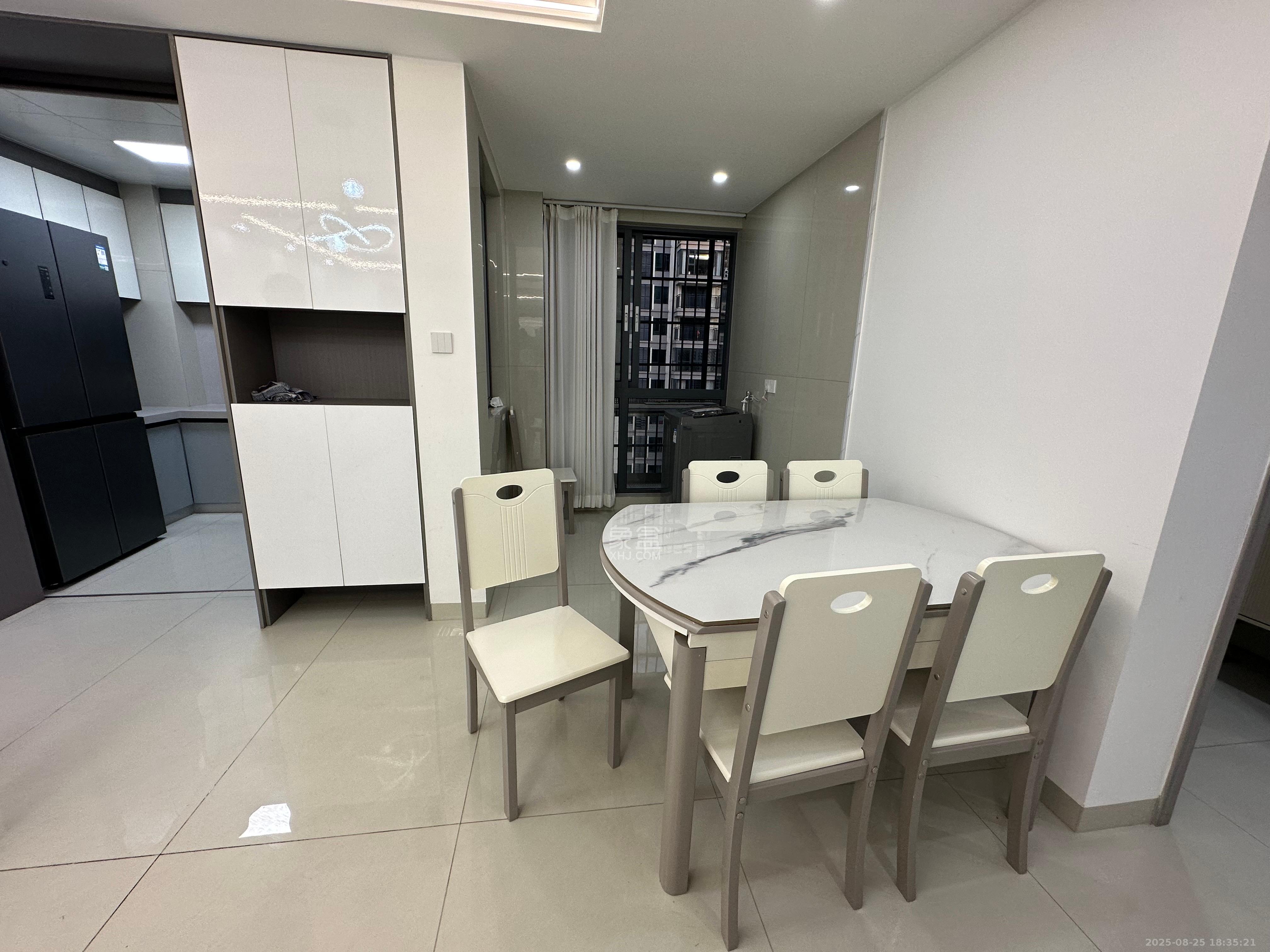 惟智园安置小区 4室2厅2卫 2600.0元/月 惟智园安置小区 4室2厅2卫 2600.0元/月室内图