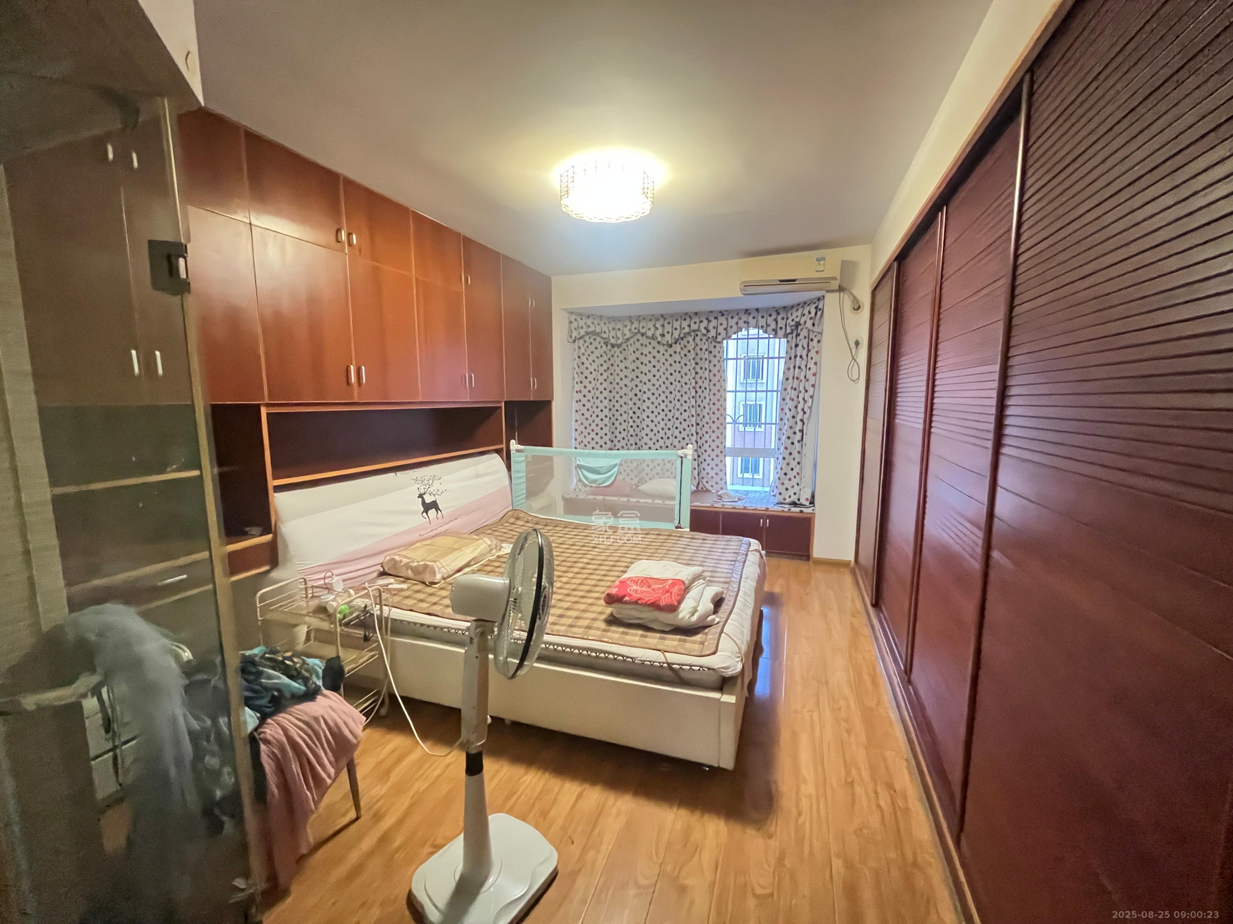 福乐康城 3室2厅2卫 2400.00元/月 福乐康城 3室2厅2卫 2400.00元/月室内图