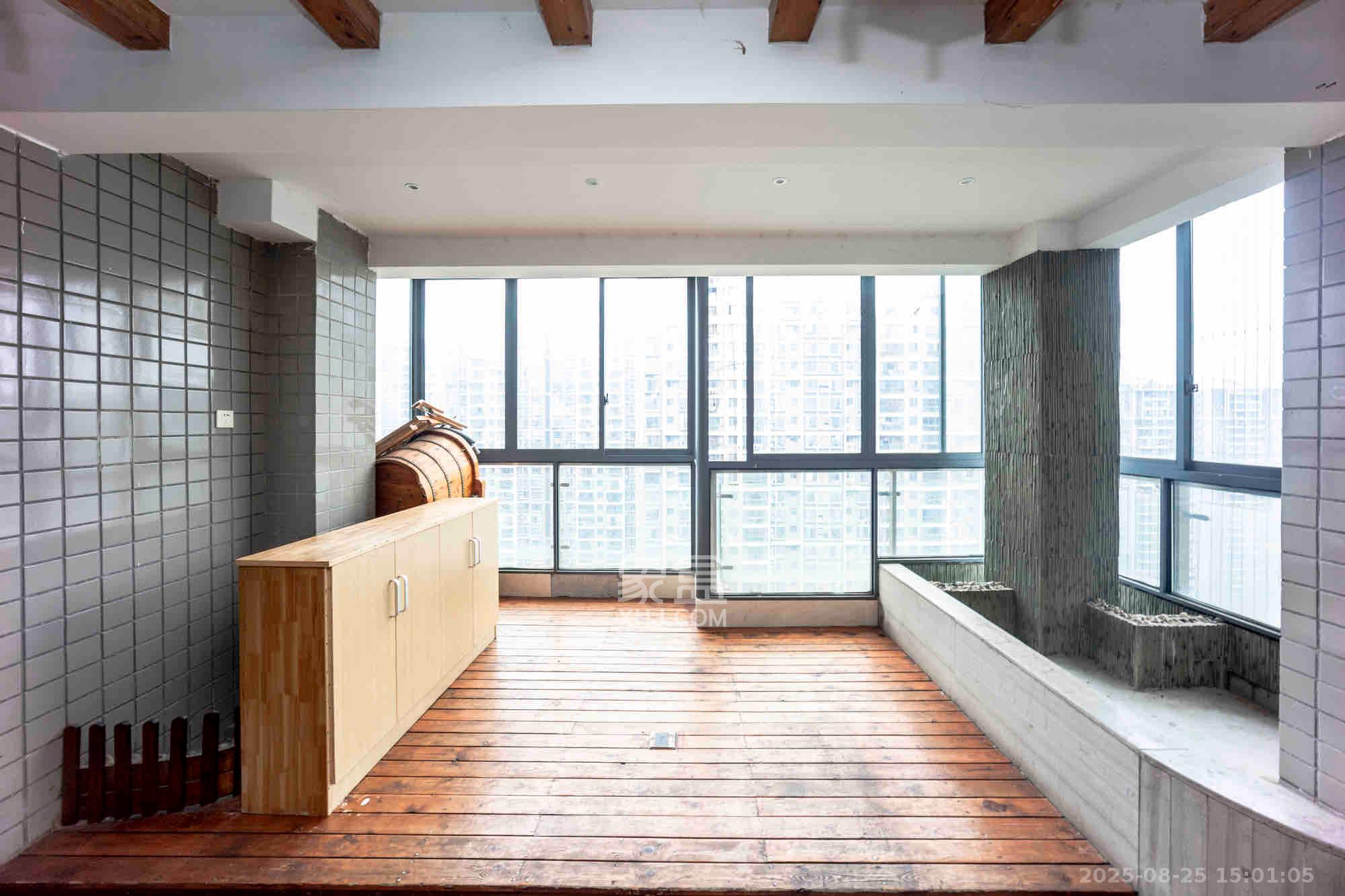 湘江世纪城星江苑  4室2厅2卫    4300.0元/月室内图