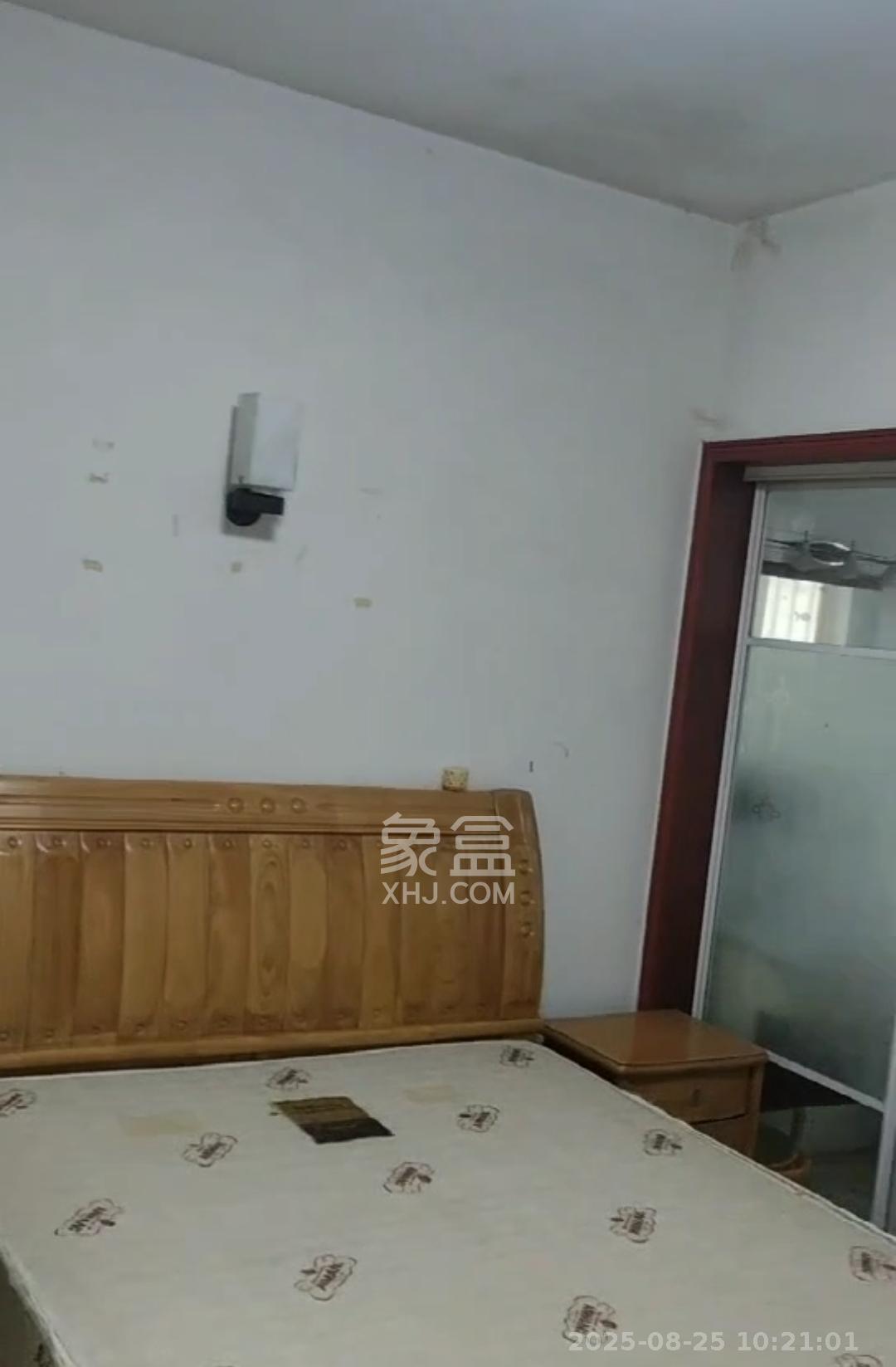 圣力华苑 3室2厅2卫 1700.0元/月 圣力华苑 3室2厅2卫 1700.0元/月室内图