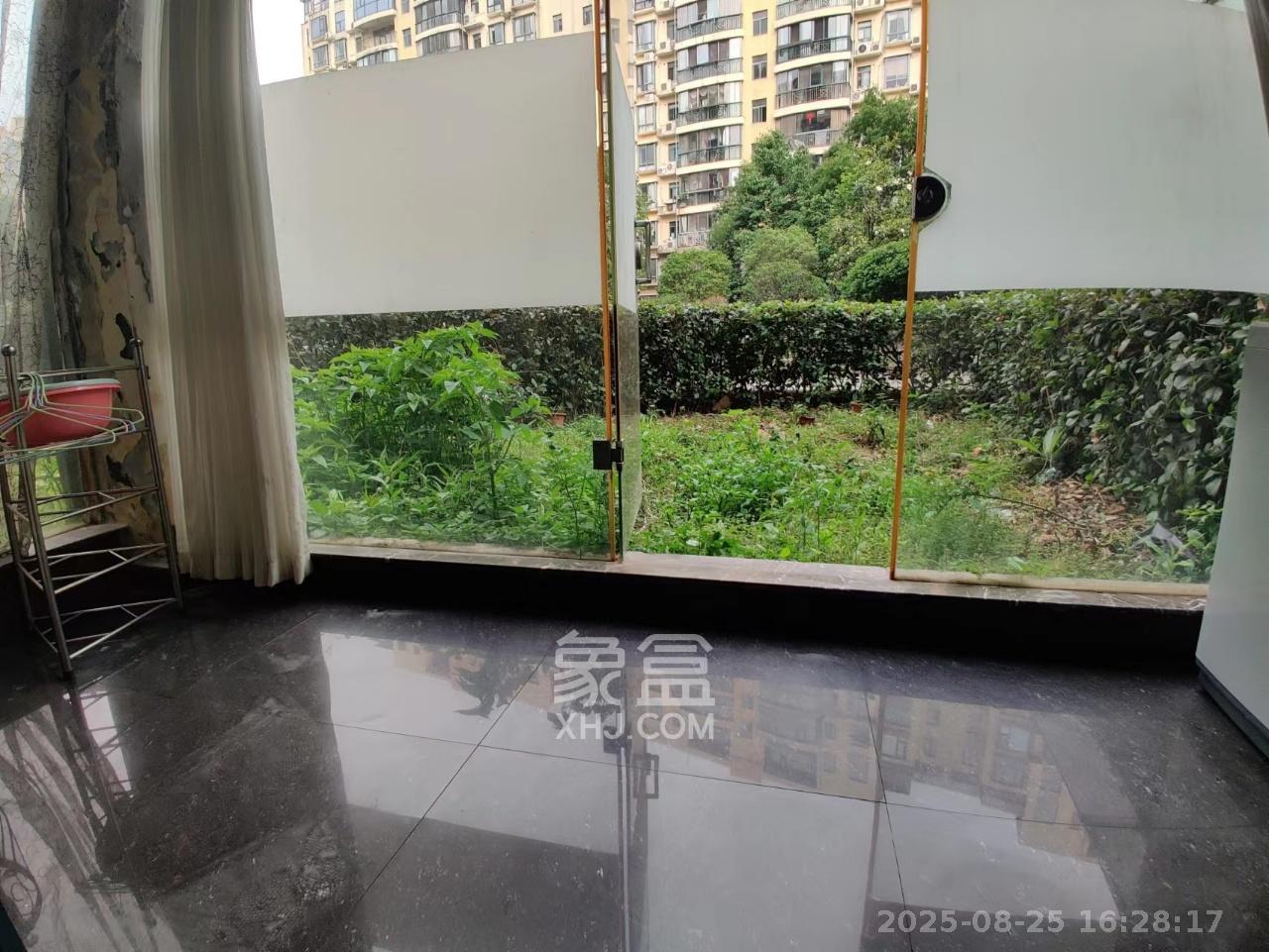 圣爵菲斯  2室2厅1卫    2000.0元/月室内图