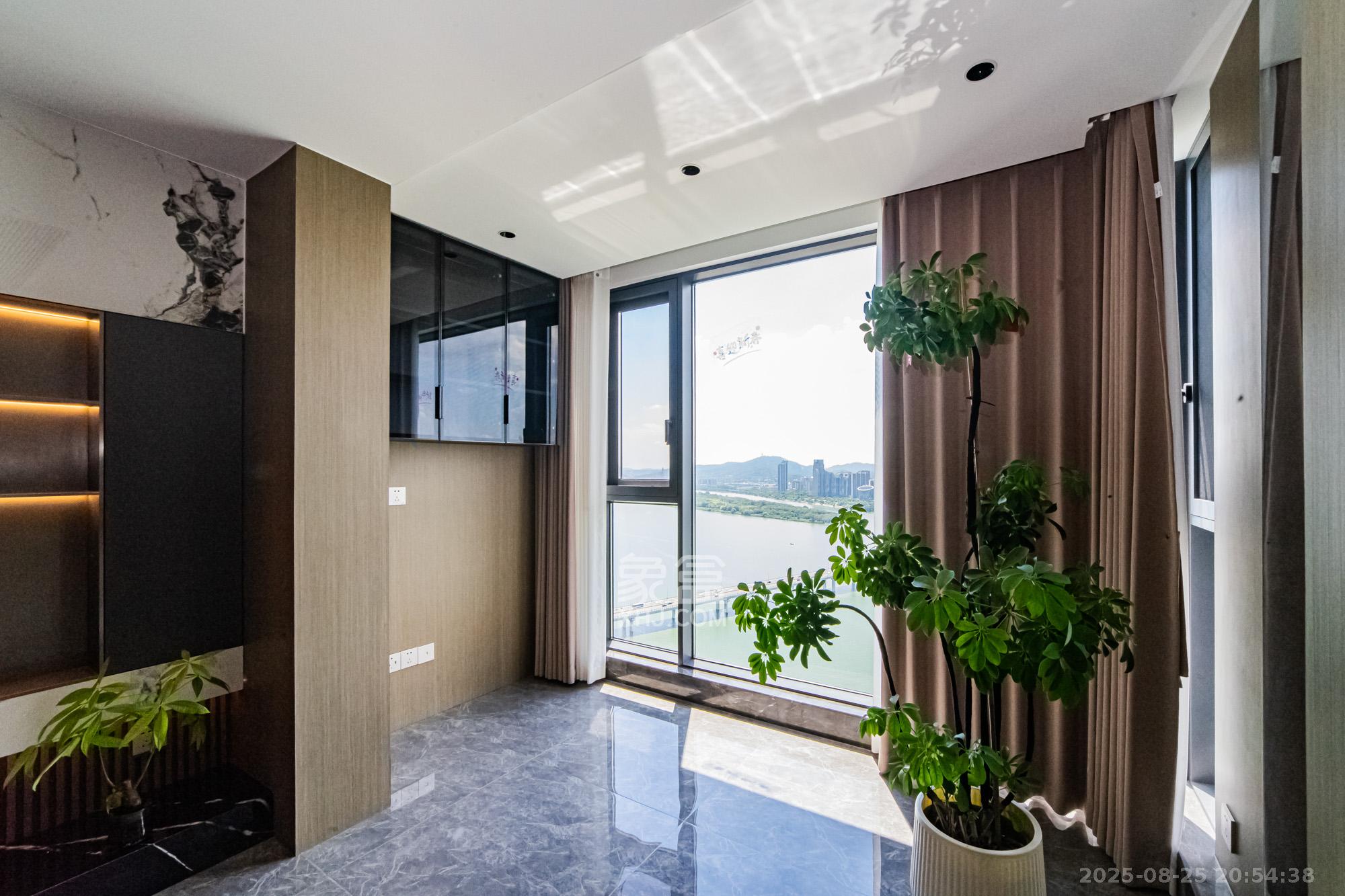 北辰瀚江府  3室2厅2卫    330.0万 北辰瀚江府  3室2厅2卫    330.0万阳台