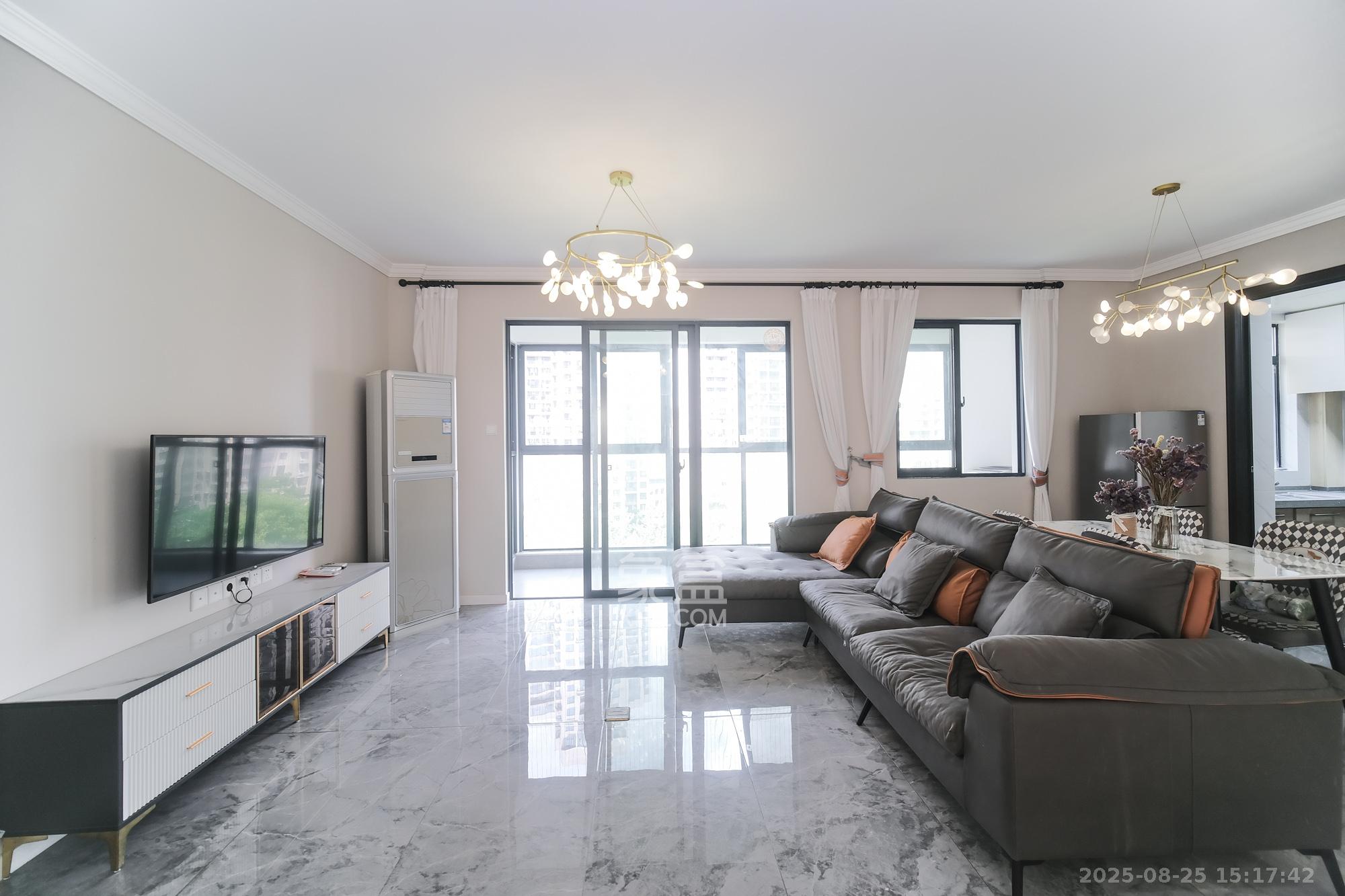 筑梦星园  4室2厅2卫    95.0万