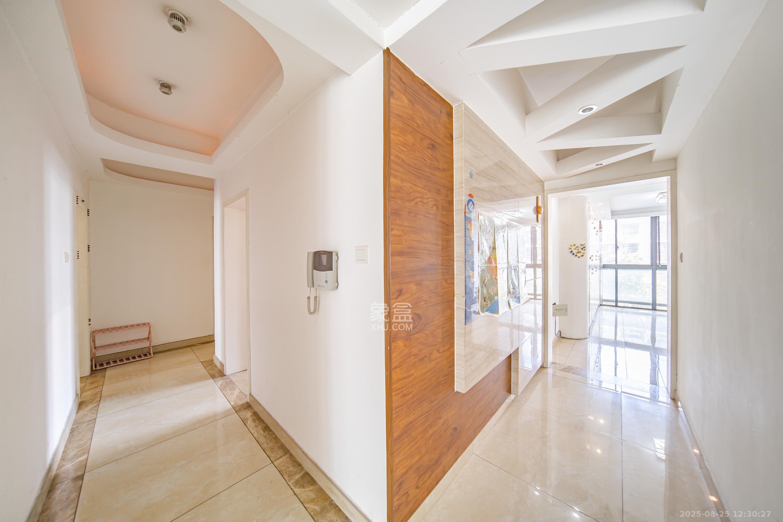 阳光100二期  4室2厅2卫    155.8万其他