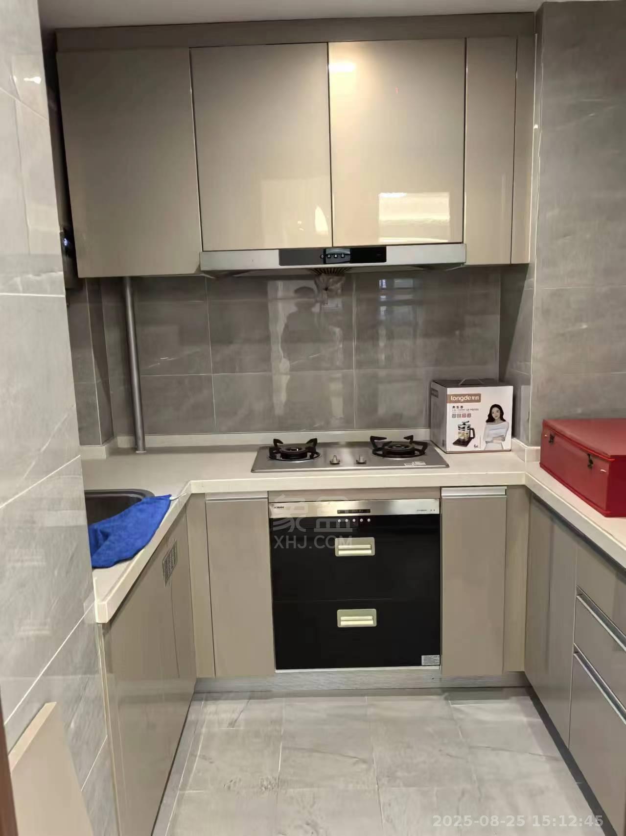 城际空间站 3室2厅2卫 1600.0元/月 城际空间站 3室2厅2卫 1600.0元/月室内图