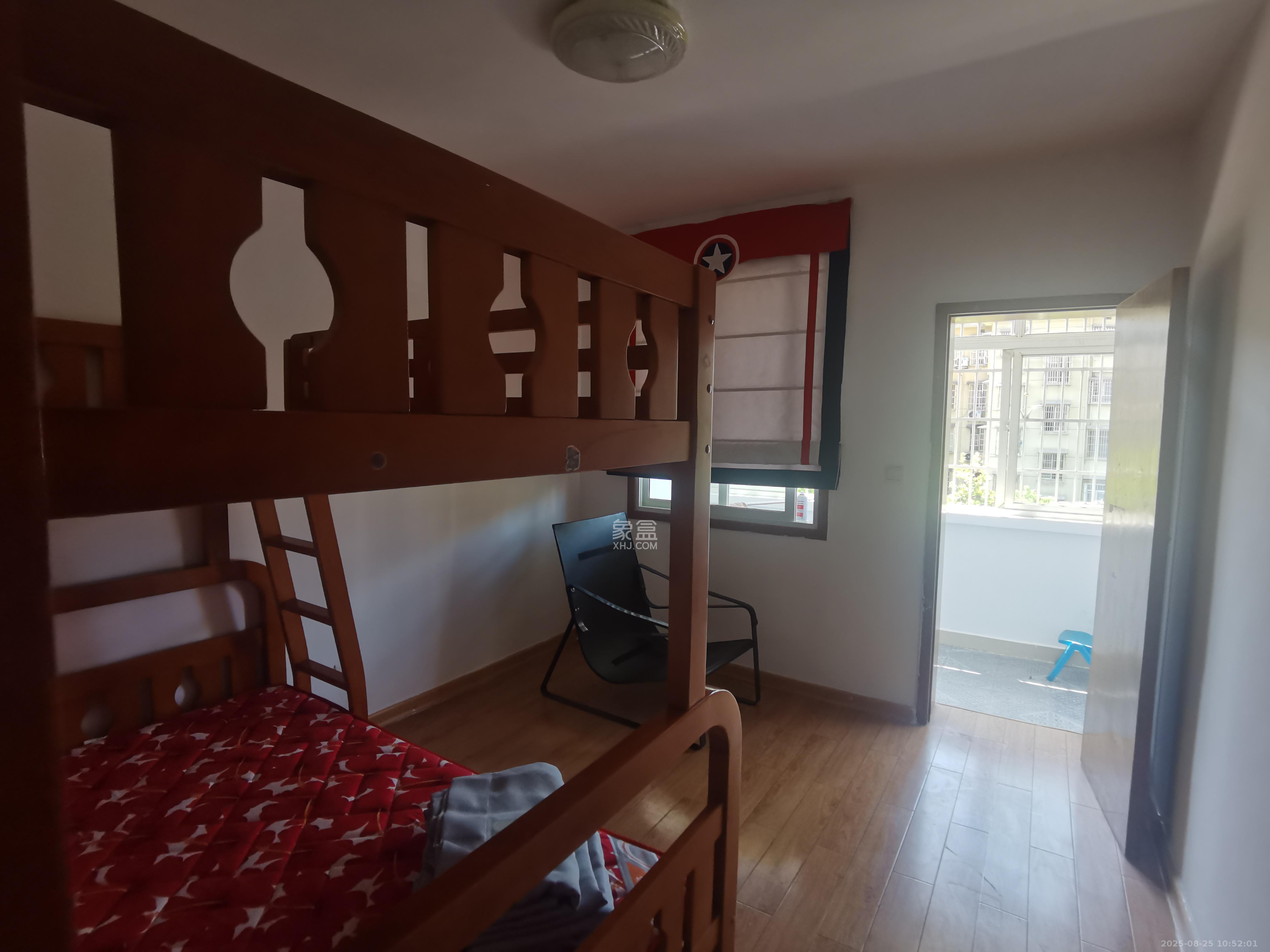 桔园小区1-8片  3室1厅1卫    1700.0元/月 桔园小区1-8片  3室1厅1卫    1700.0元/月室内图