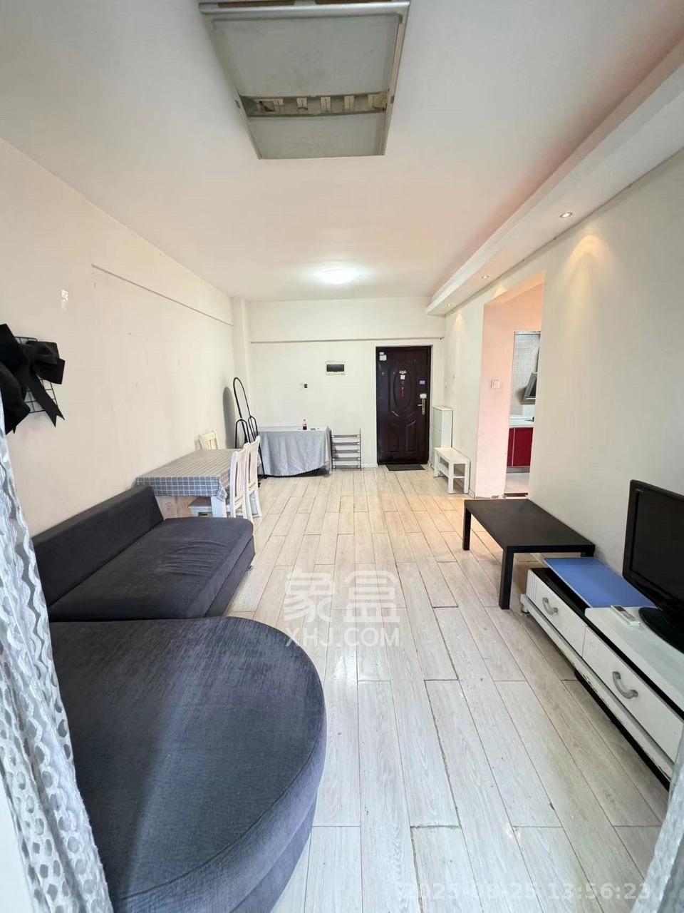 云鼎公馆  1室1厅1卫    1600.0元/月 云鼎公馆  1室1厅1卫    1600.0元/月室内图