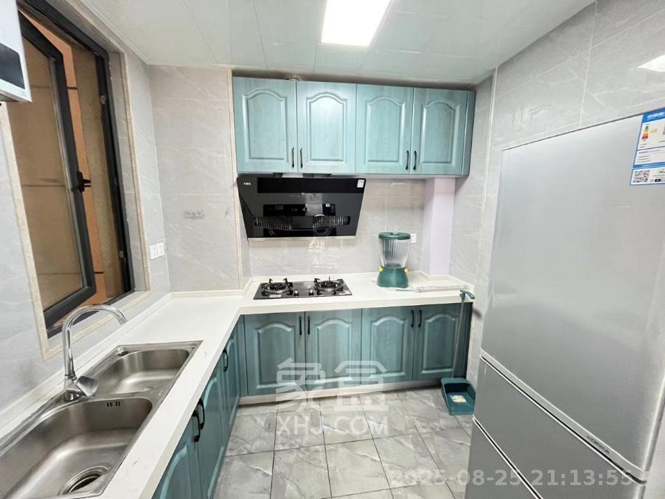 轻盐阳光CEO(轻盐雅苑)(轻奢时代)  3室2厅2卫    2600.0元/月 轻盐阳光CEO(轻盐雅苑)(轻奢时代)  3室2厅2卫    2600.0元/月室内图