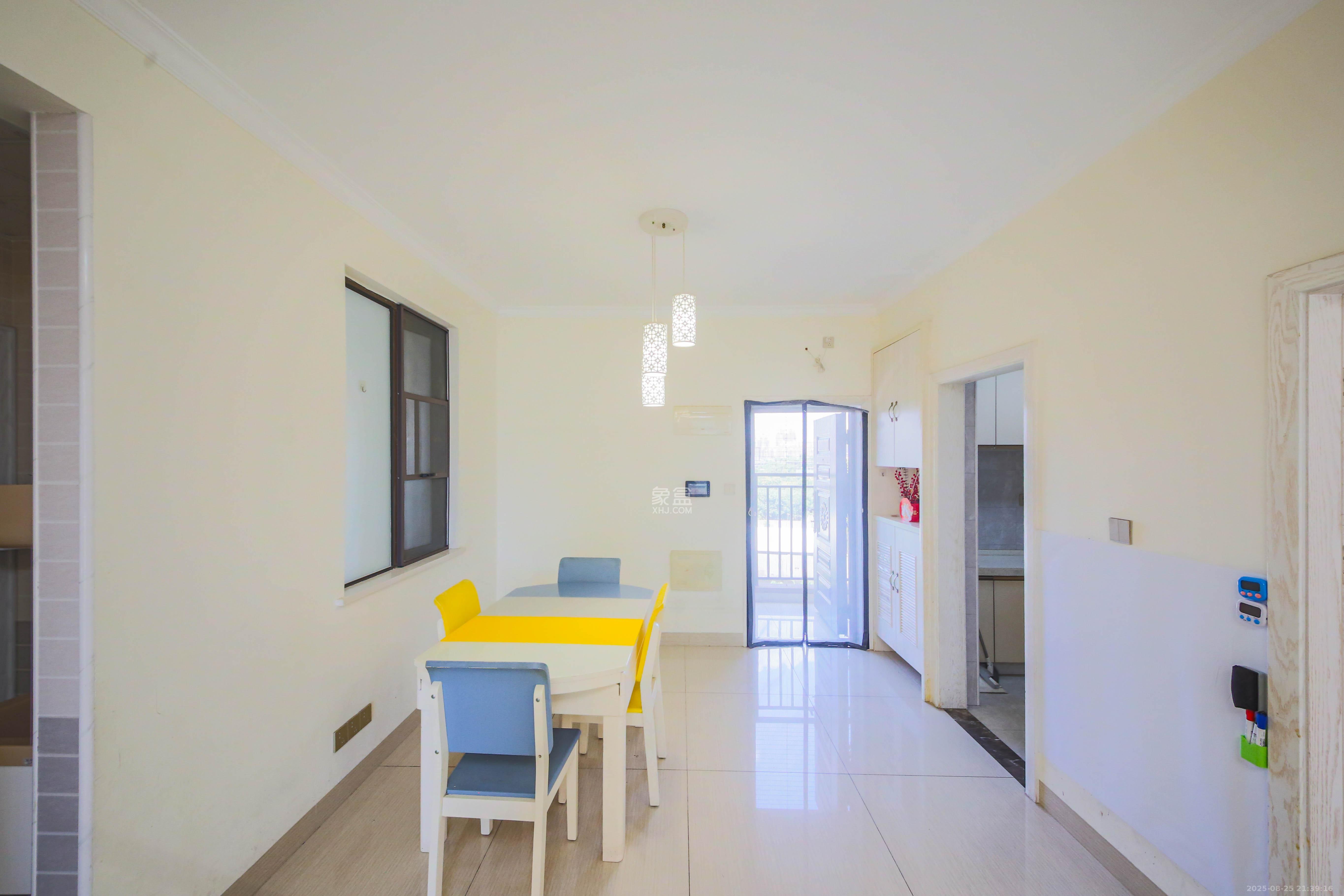 中建信和城  2室2厅1卫    95.0万 中建信和城  2室2厅1卫    95.0万客厅