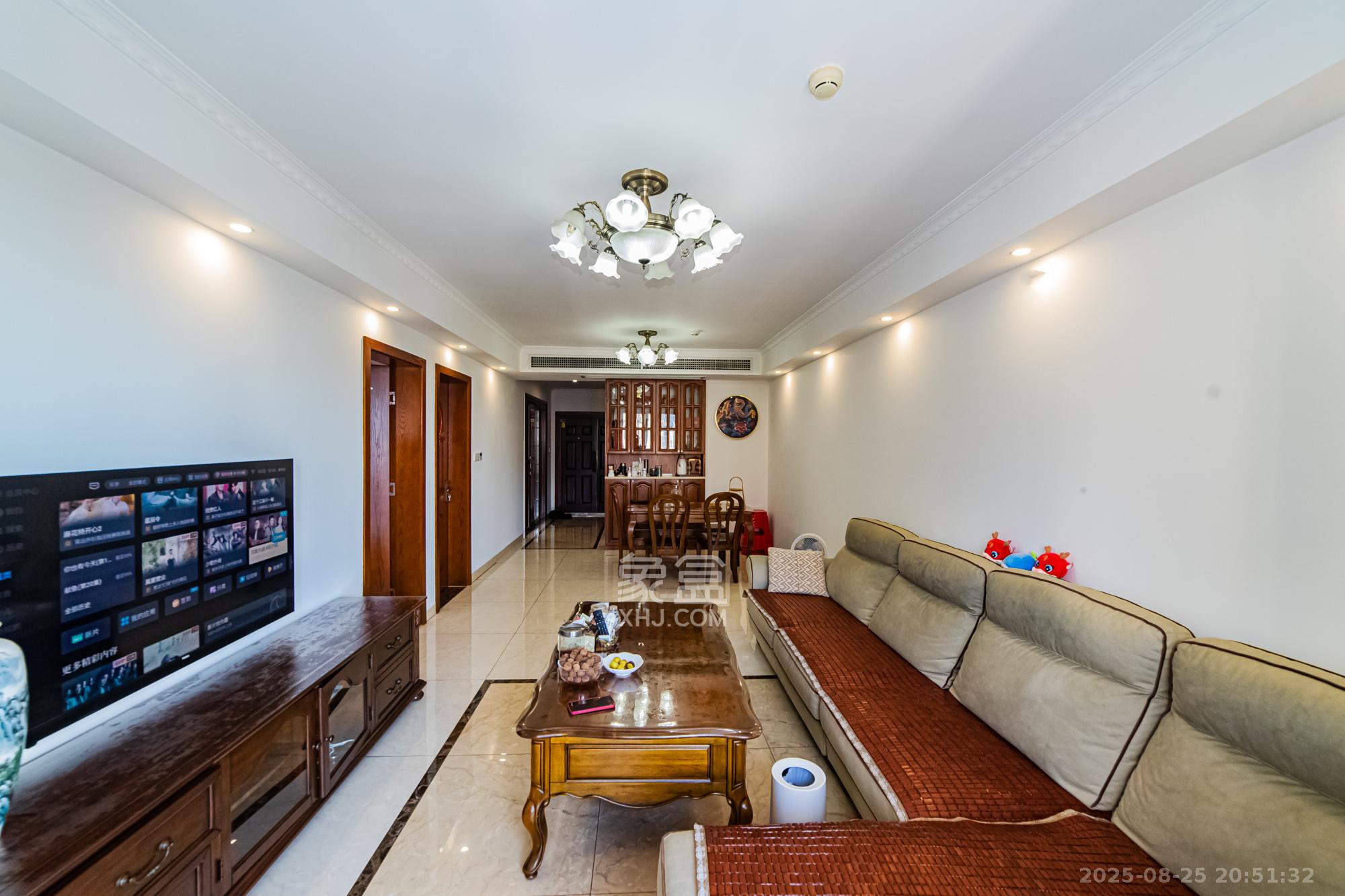 北辰三角洲E4区  3室2厅1卫    138.0万客厅