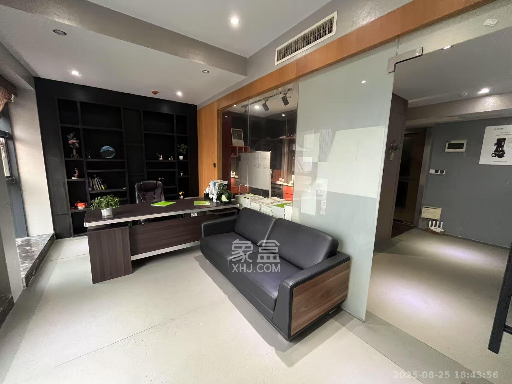 万坤图财富广场  1室1厅1卫    5200.0元/月 万坤图财富广场  1室1厅1卫    5200.0元/月室内图