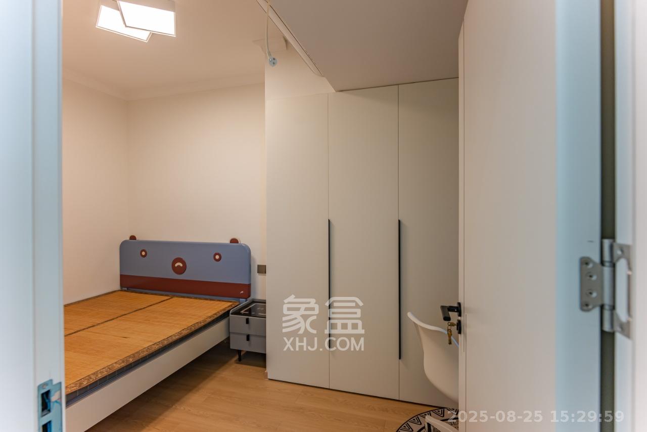 邦盛水岸御园  4室2厅2卫    2600.0元/月 邦盛水岸御园  4室2厅2卫    2600.0元/月室内图