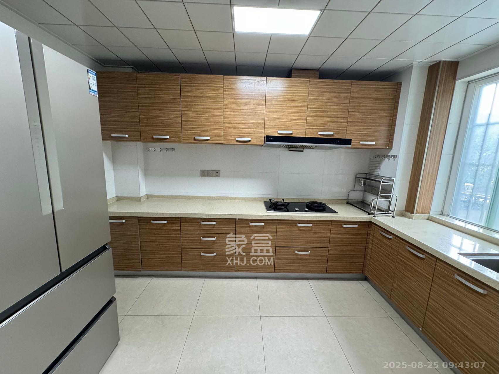 理工大学职工单位房青年汇 3室2厅2卫 2500.0元/月 理工大学职工单位房青年汇 3室2厅2卫 2500.0元/月室内图