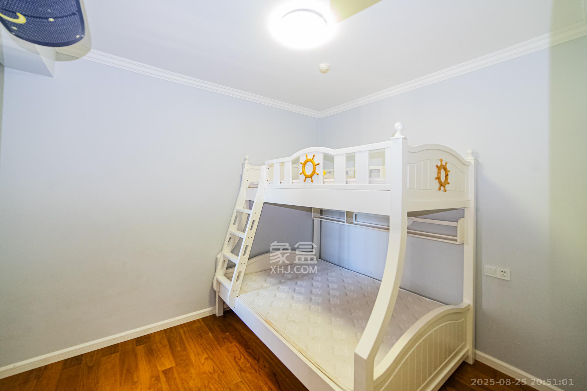 北辰三角洲E4区 3室2厅1卫 165.0万 北辰三角洲E4区 3室2厅1卫 165.0万卧室