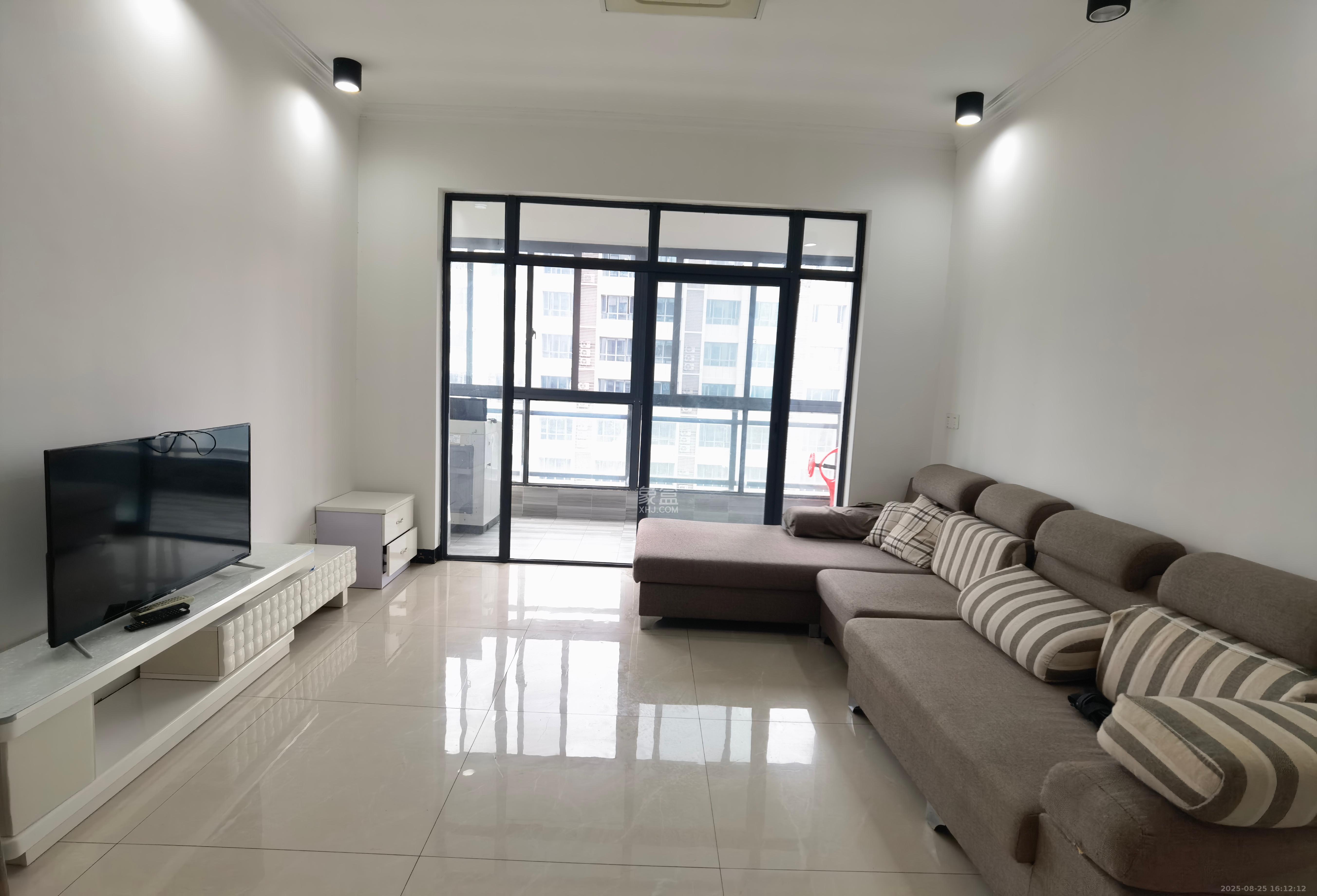 中信城市广场(中信新城一期)  2室2厅1卫    2000.0元/月 中信城市广场(中信新城一期)  2室2厅1卫    2000.0元/月室内图1