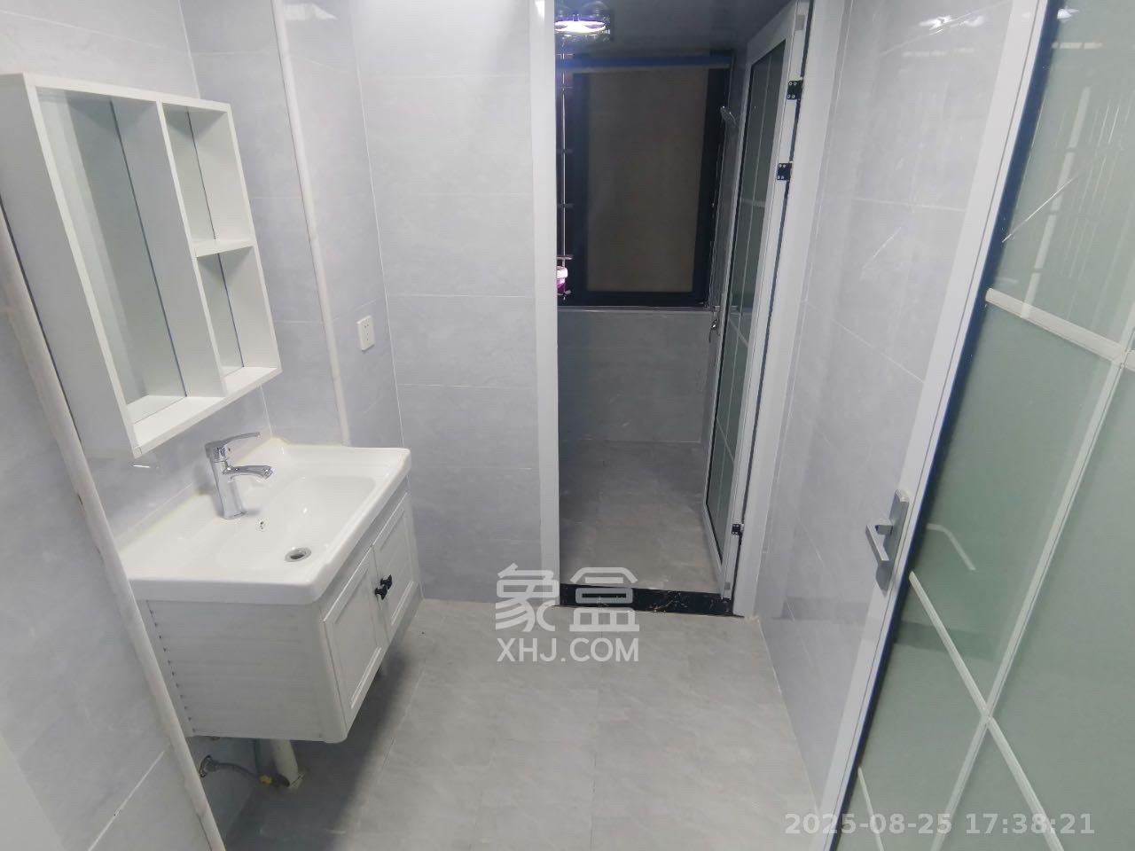 山水霖城(植物原著)  3室2厅2卫    2600.0元/月 山水霖城(植物原著)  3室2厅2卫    2600.0元/月室内图