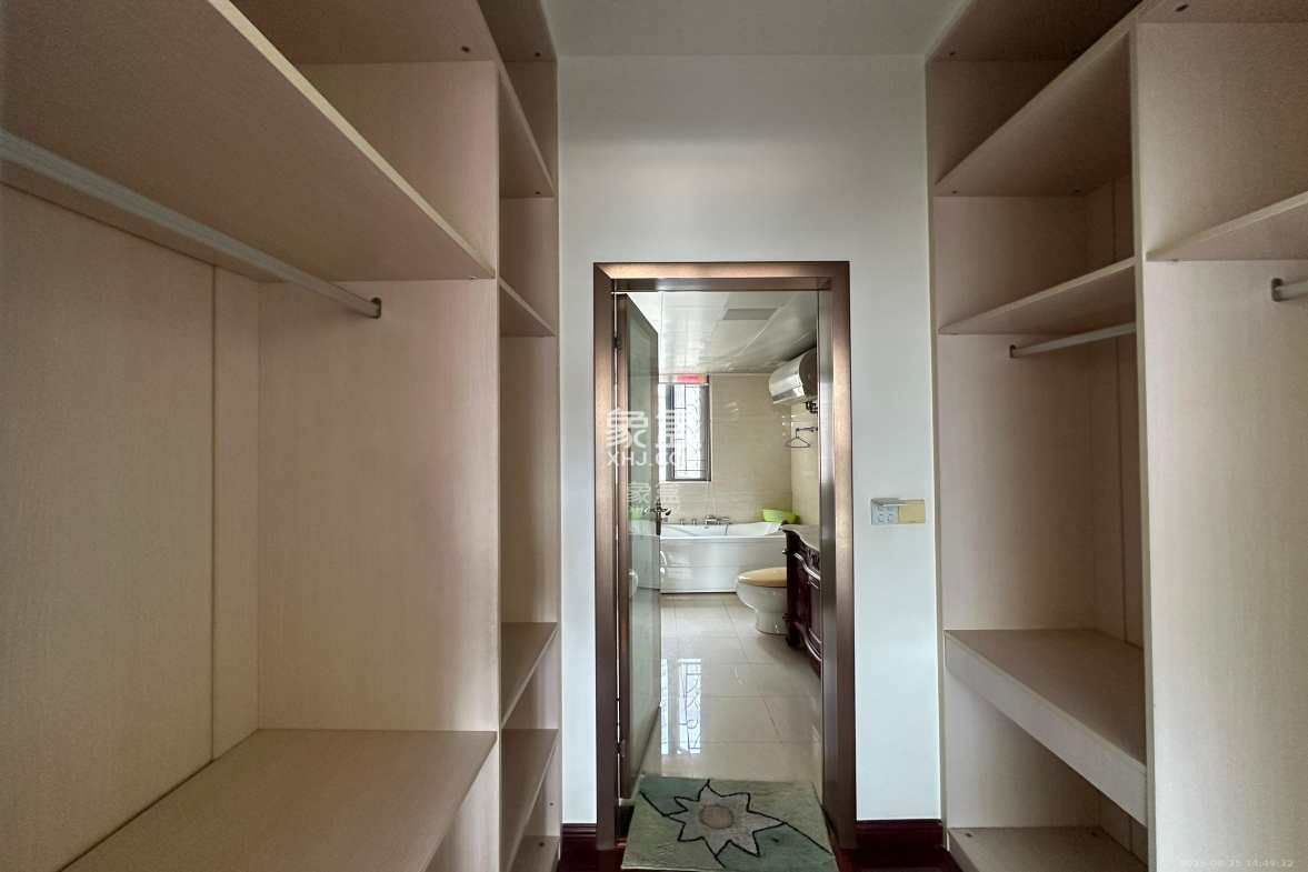 滨江君悦香邸  4室2厅2卫    3300.0元/月 滨江君悦香邸  4室2厅2卫    3300.0元/月室内图