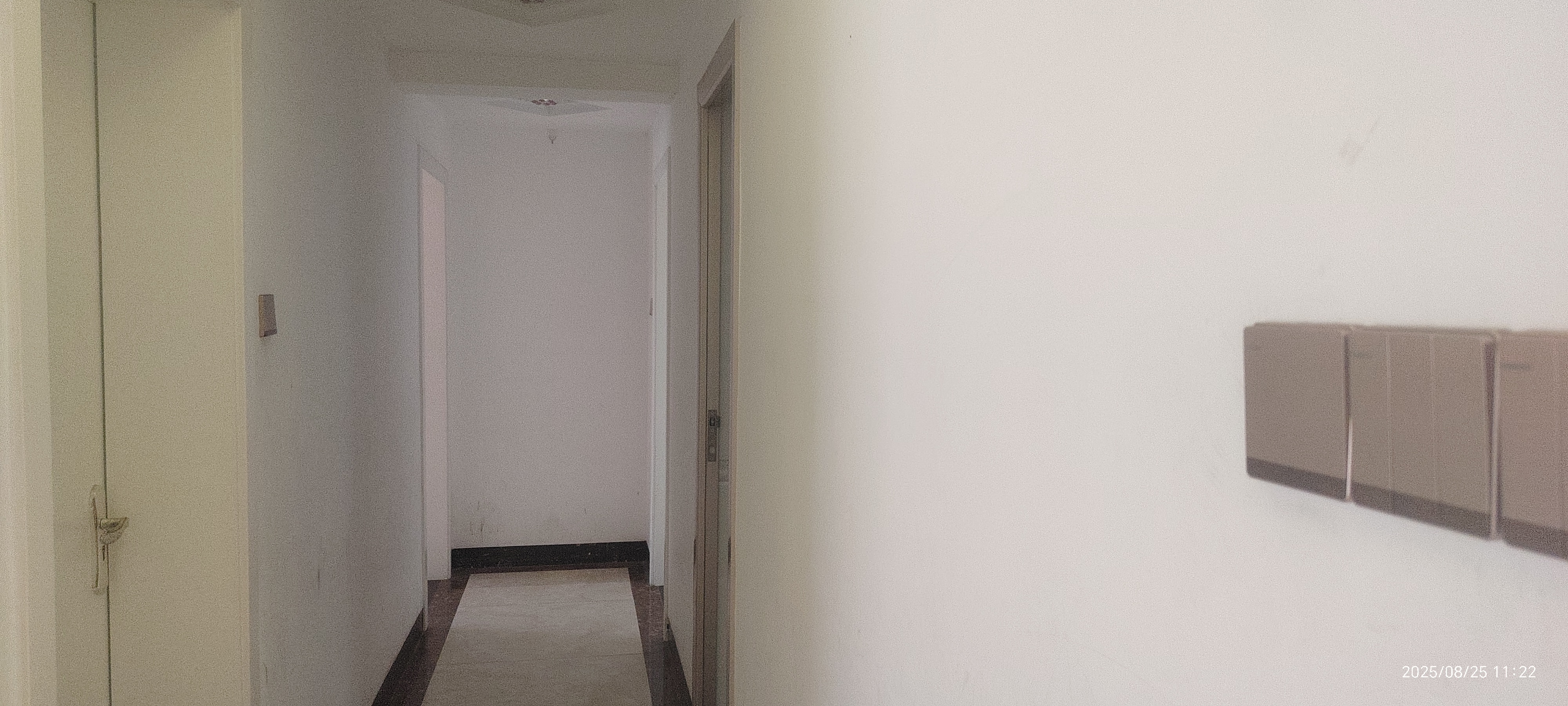 孙水明珠  3室2厅2卫    62.8万客厅