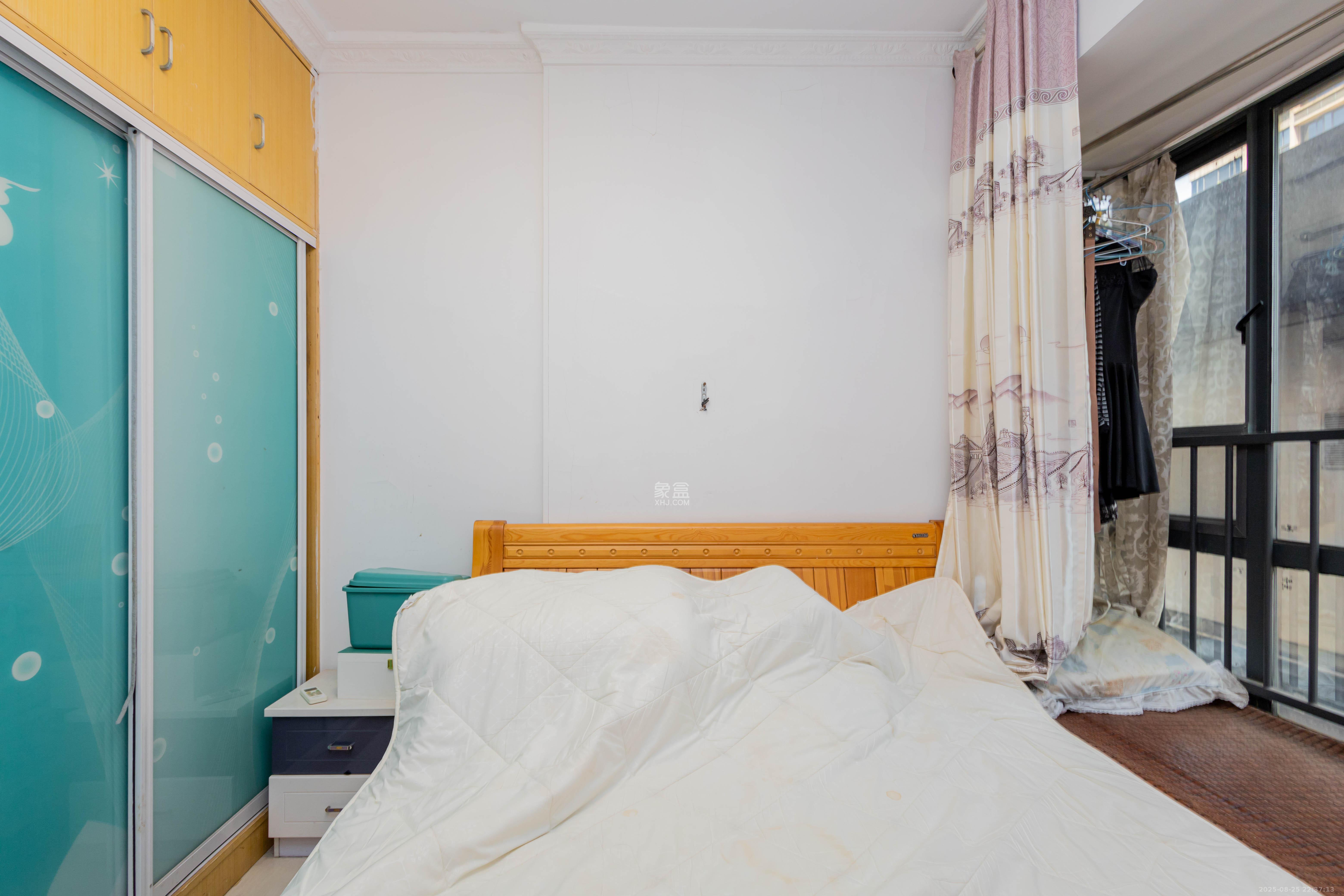 东岸城邦  3室2厅2卫    95.0万 东岸城邦  3室2厅2卫    95.0万卧室