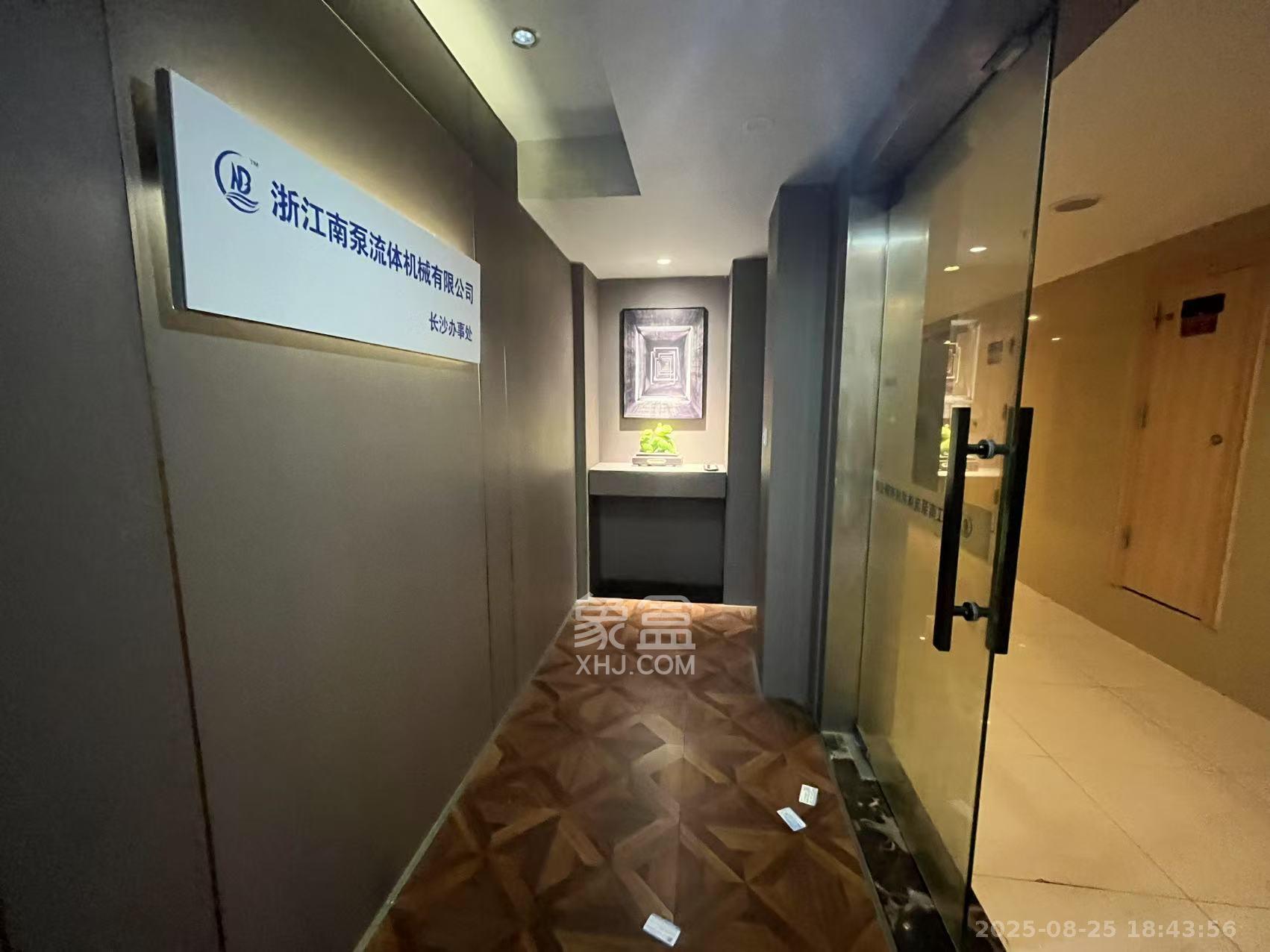 万坤图财富广场  1室1厅1卫    5200.0元/月 万坤图财富广场  1室1厅1卫    5200.0元/月室内图