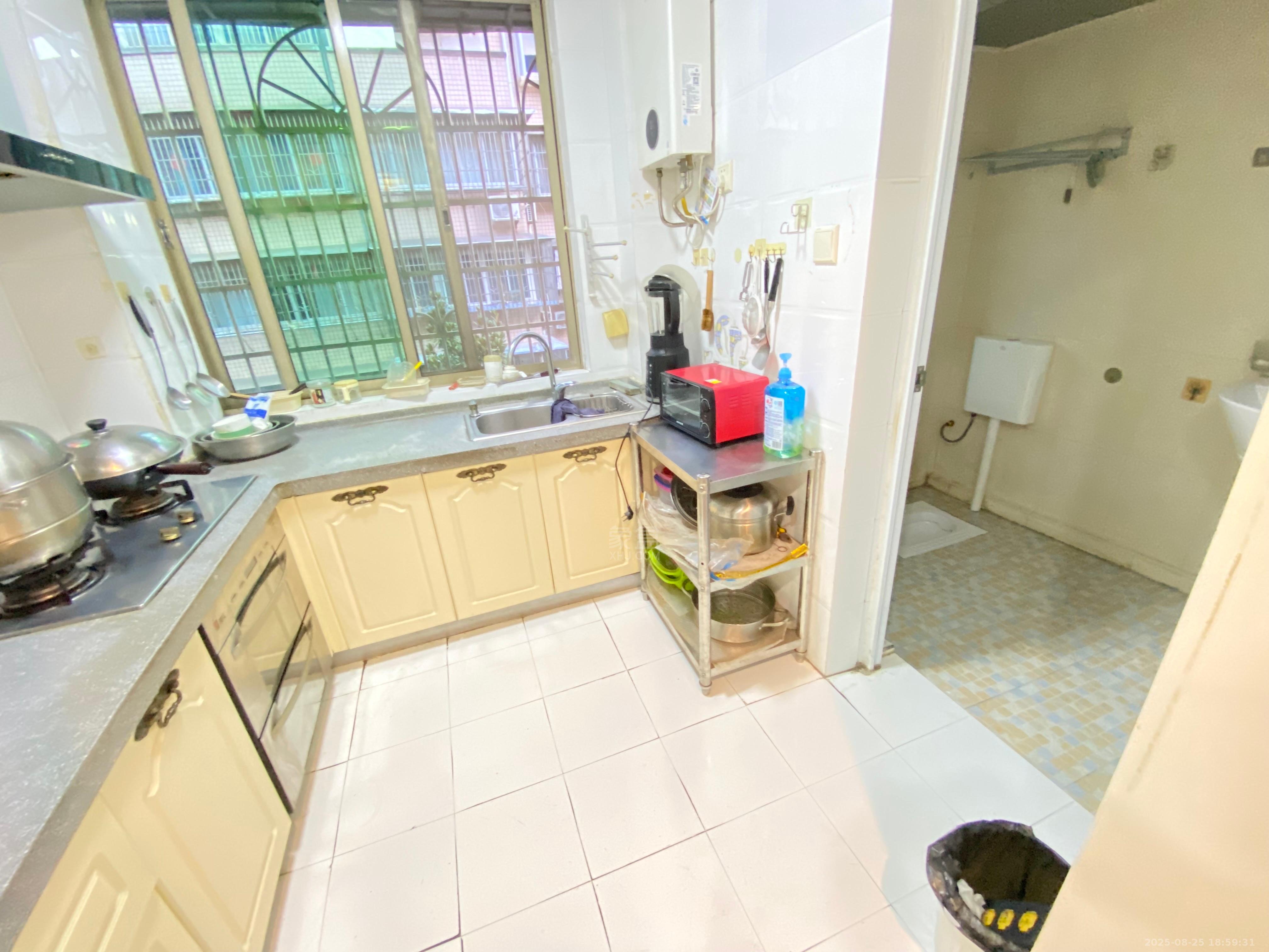 明月湖 3室2厅2卫 1600.0元/月 明月湖 3室2厅2卫 1600.0元/月室内图