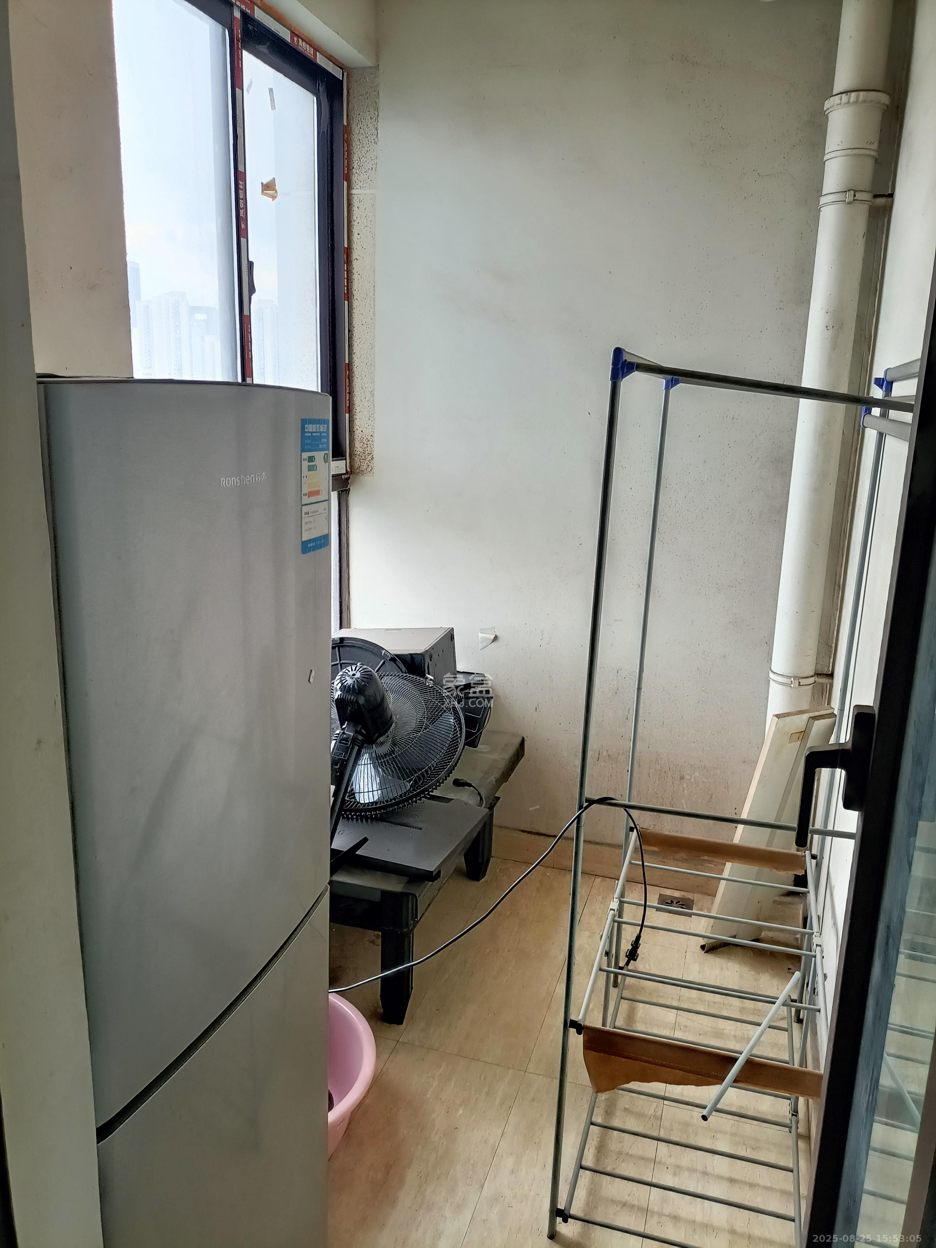 绿地中央广场 3室2厅2卫 3200.0元/月 绿地中央广场 3室2厅2卫 3200.0元/月室内图