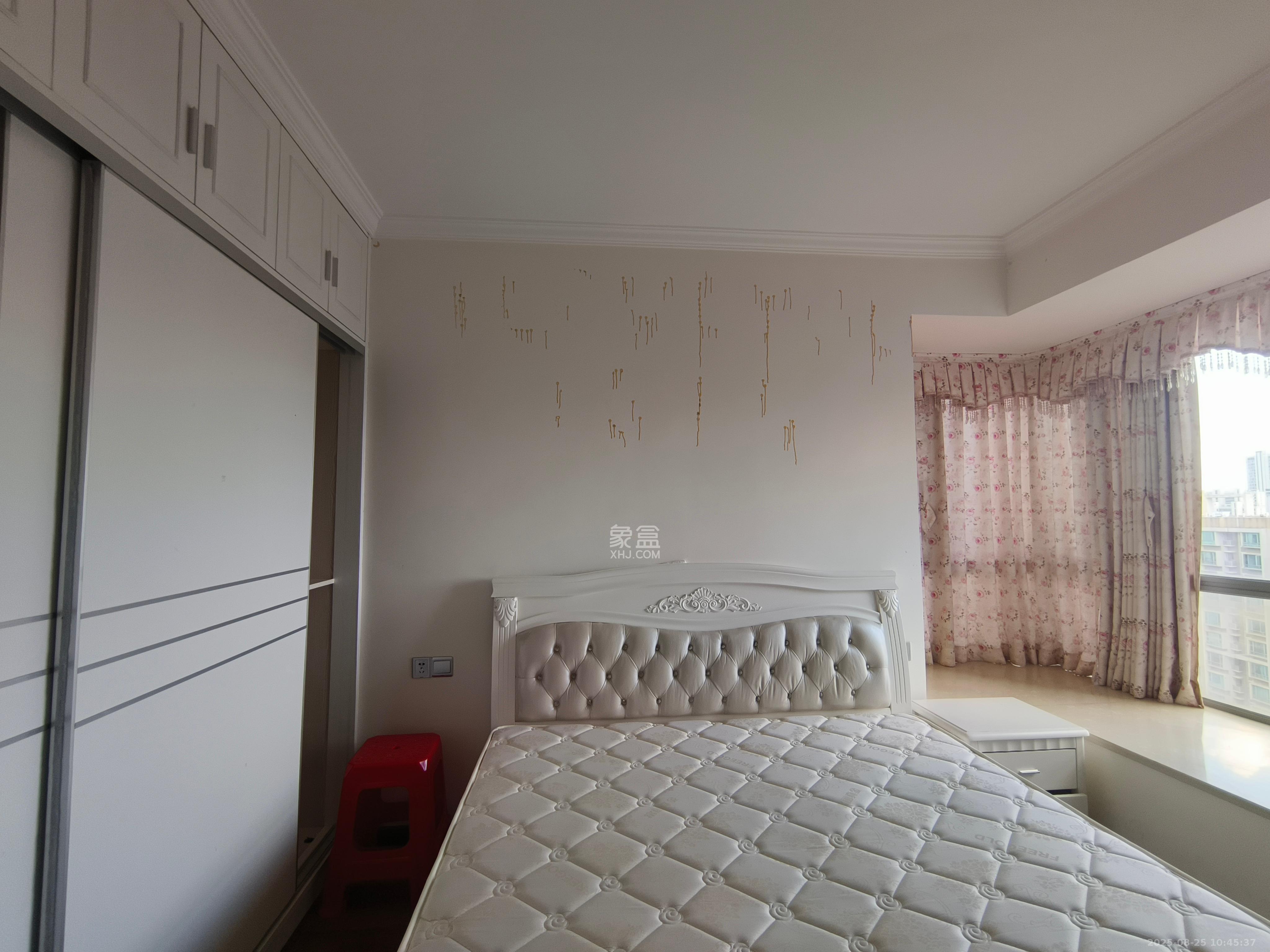 新城新世界一二三期  3室2厅1卫    2700.0元/月室内图