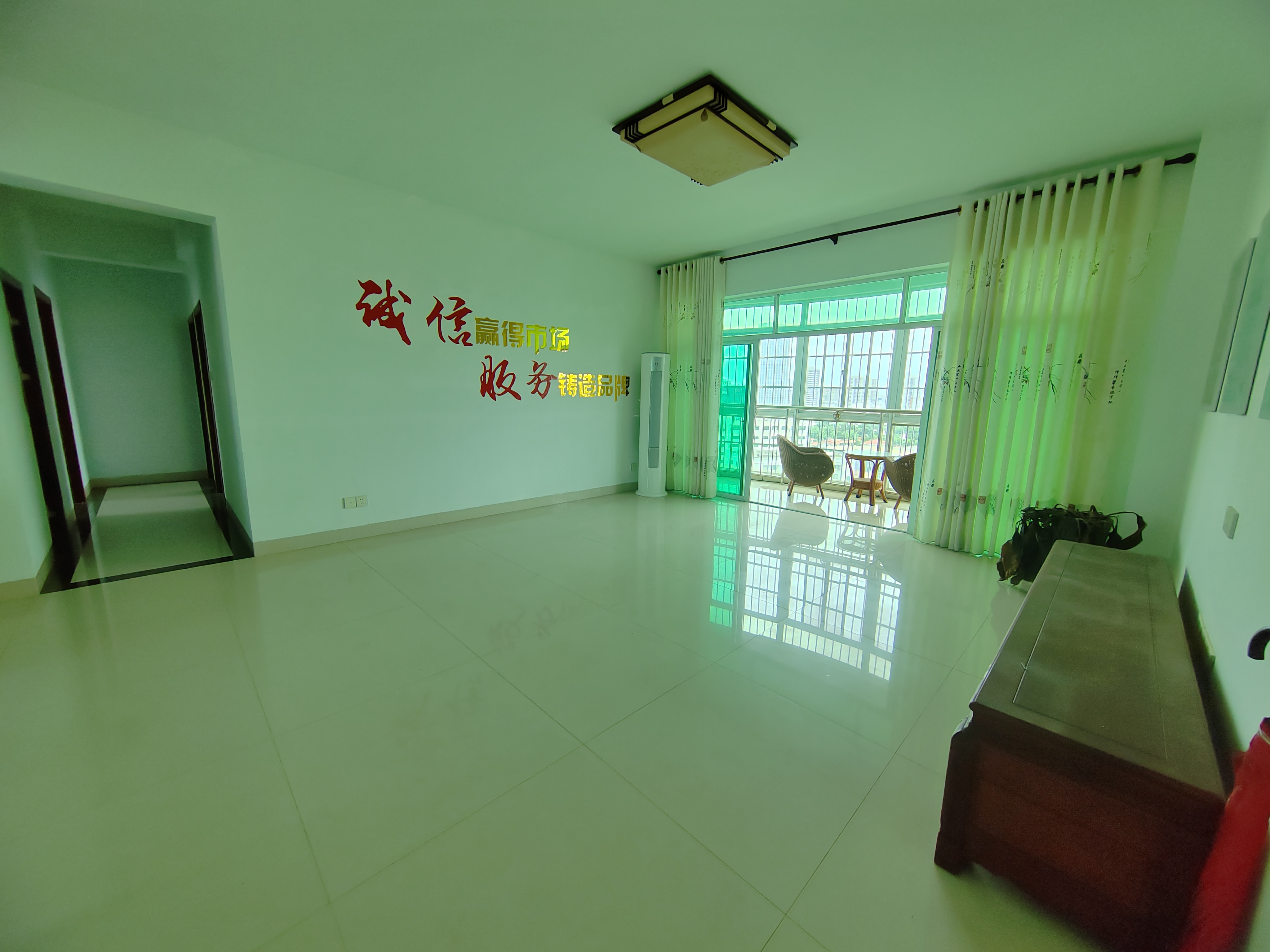 雅庄花园 3室2厅2卫 3500.0元/月 雅庄花园 3室2厅2卫 3500.0元/月室内图