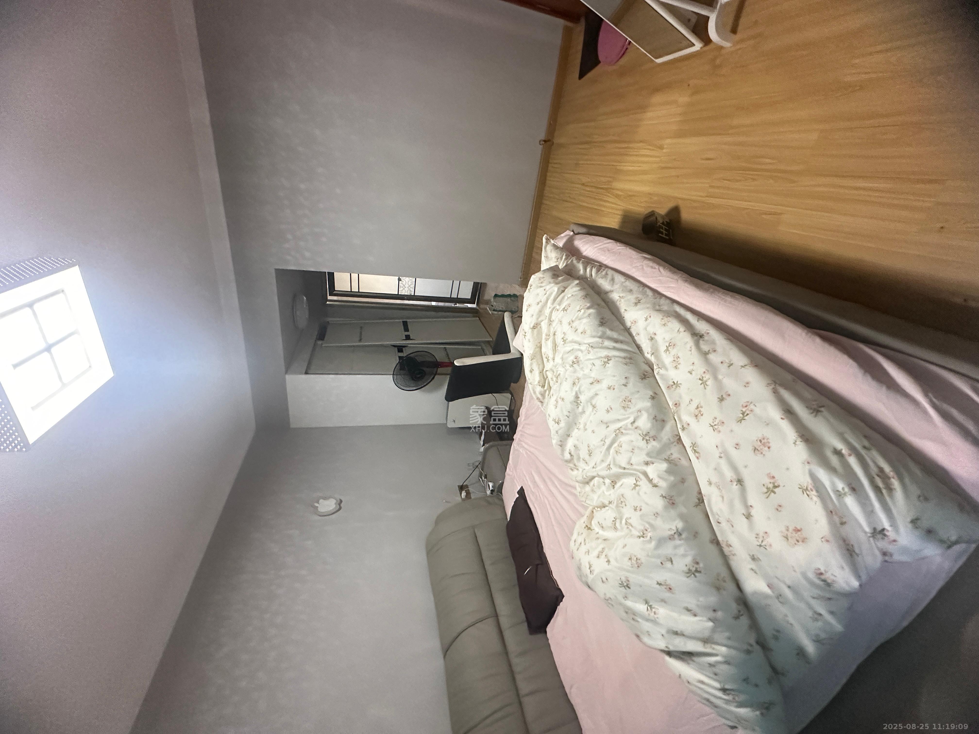 蝴蝶谷  4室2厅1卫   2200.00元/月室内图