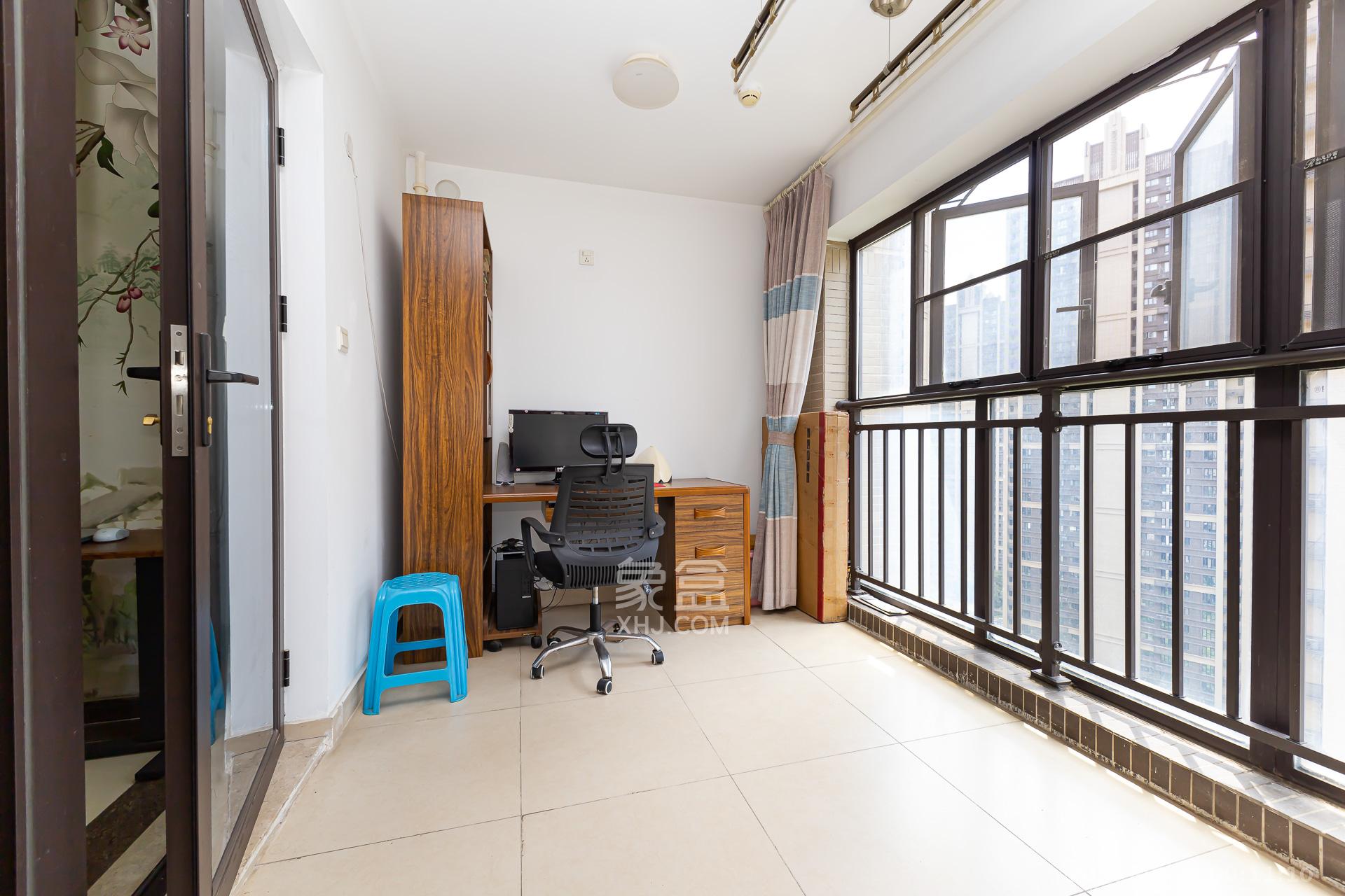 时代倾城二期 2室2厅1卫 69.8万 时代倾城二期 2室2厅1卫 69.8万阳台