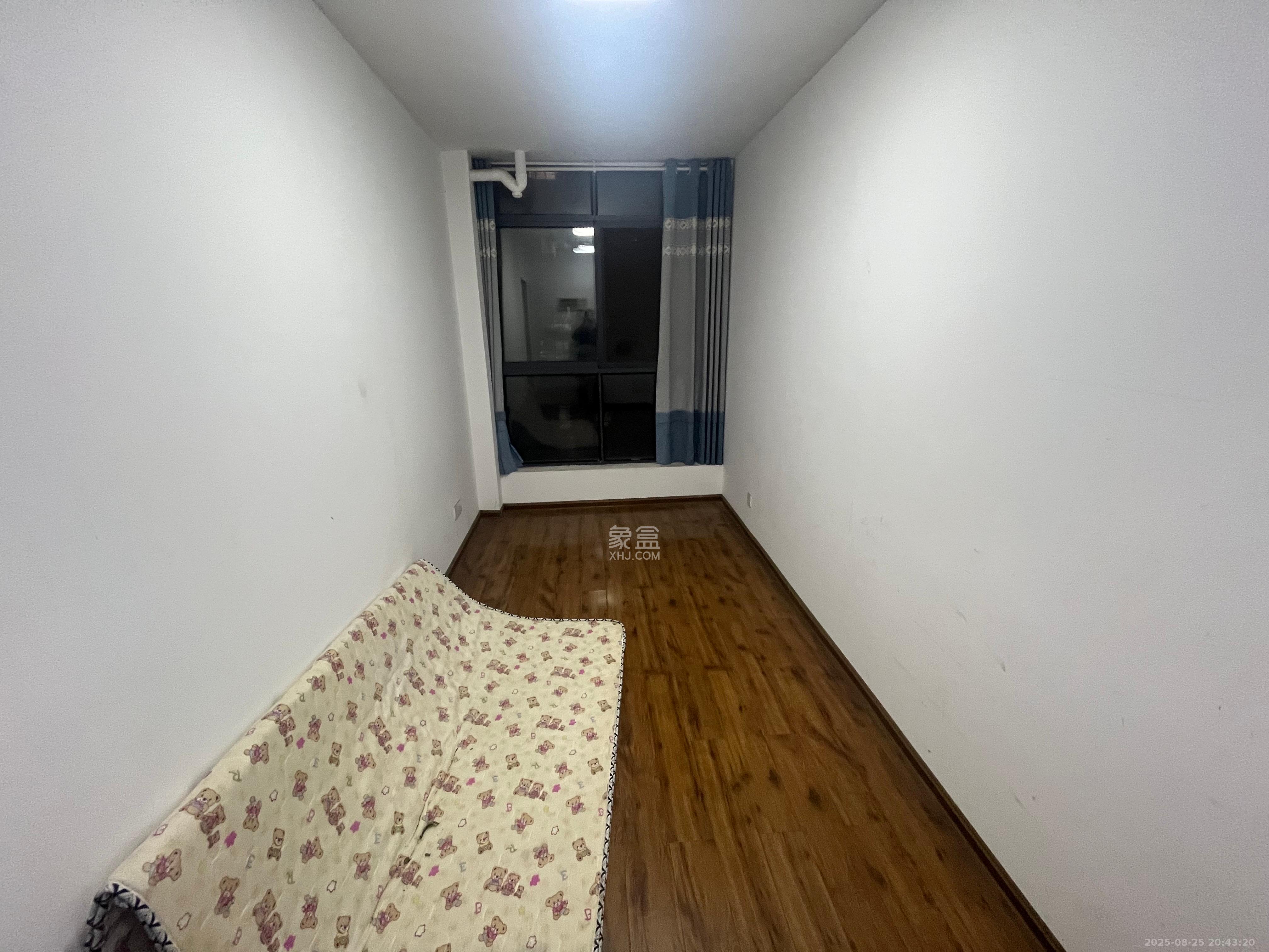 万科魅力之城  3室2厅2卫   1800.00元/月室内图