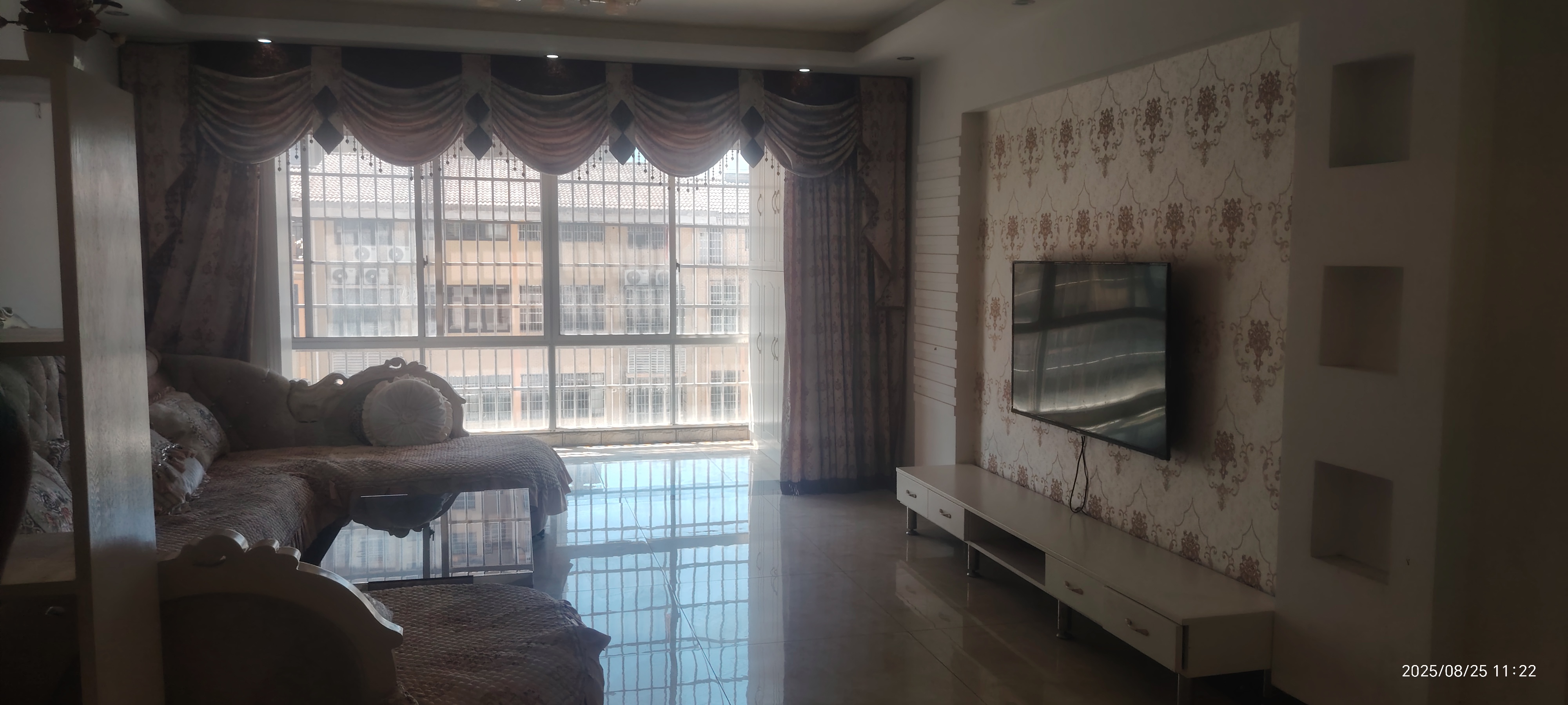 孙水明珠 3室2厅2卫 62.8万 孙水明珠 3室2厅2卫 62.8万客厅