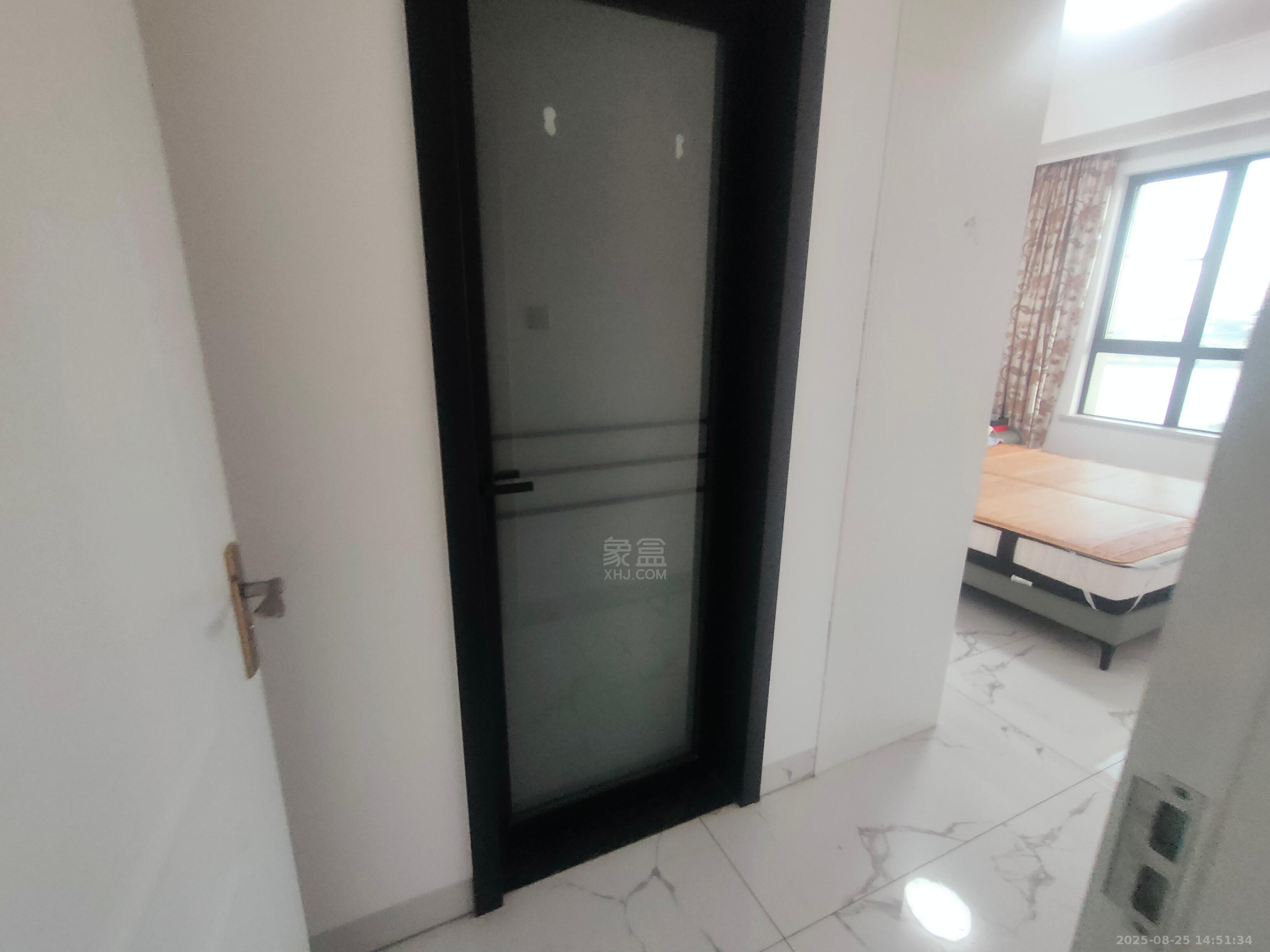 中泰财富湘江  2室2厅2卫   2500.00元/月室内图