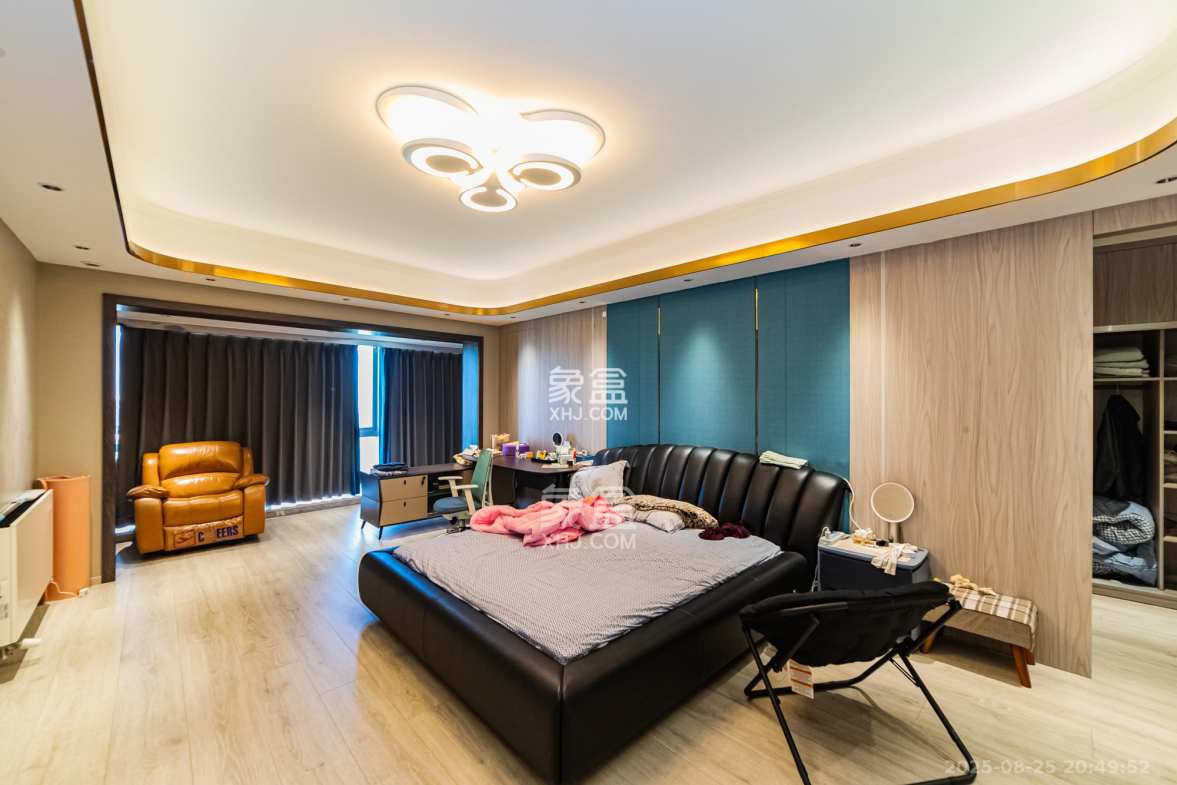 北辰定江洋  5室3厅4卫    918.0万 北辰定江洋  5室3厅4卫    918.0万卧室