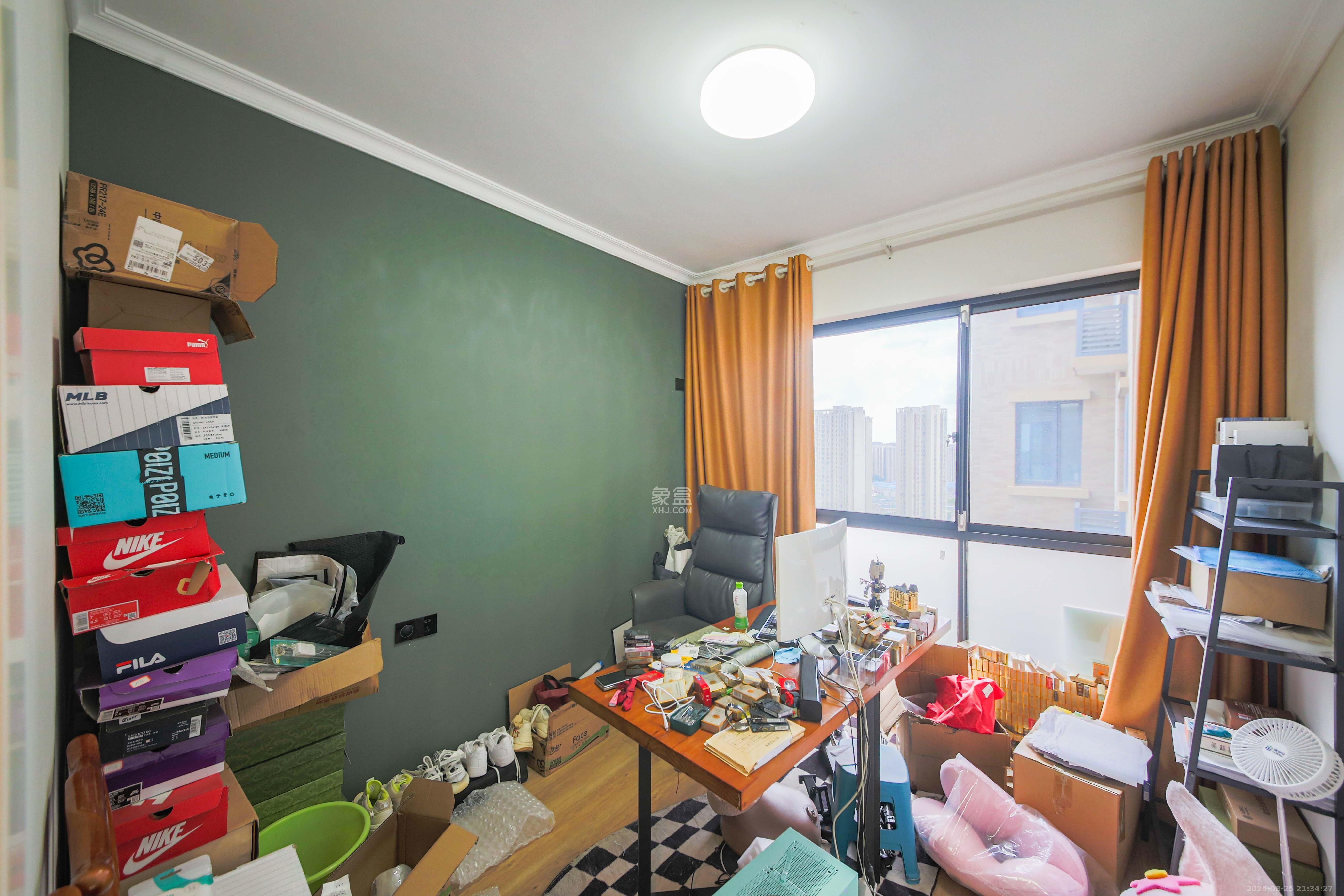 中南红领邦(红星嘉和苑) 4室2厅2卫 136.8万 中南红领邦(红星嘉和苑) 4室2厅2卫 136.8万卧室