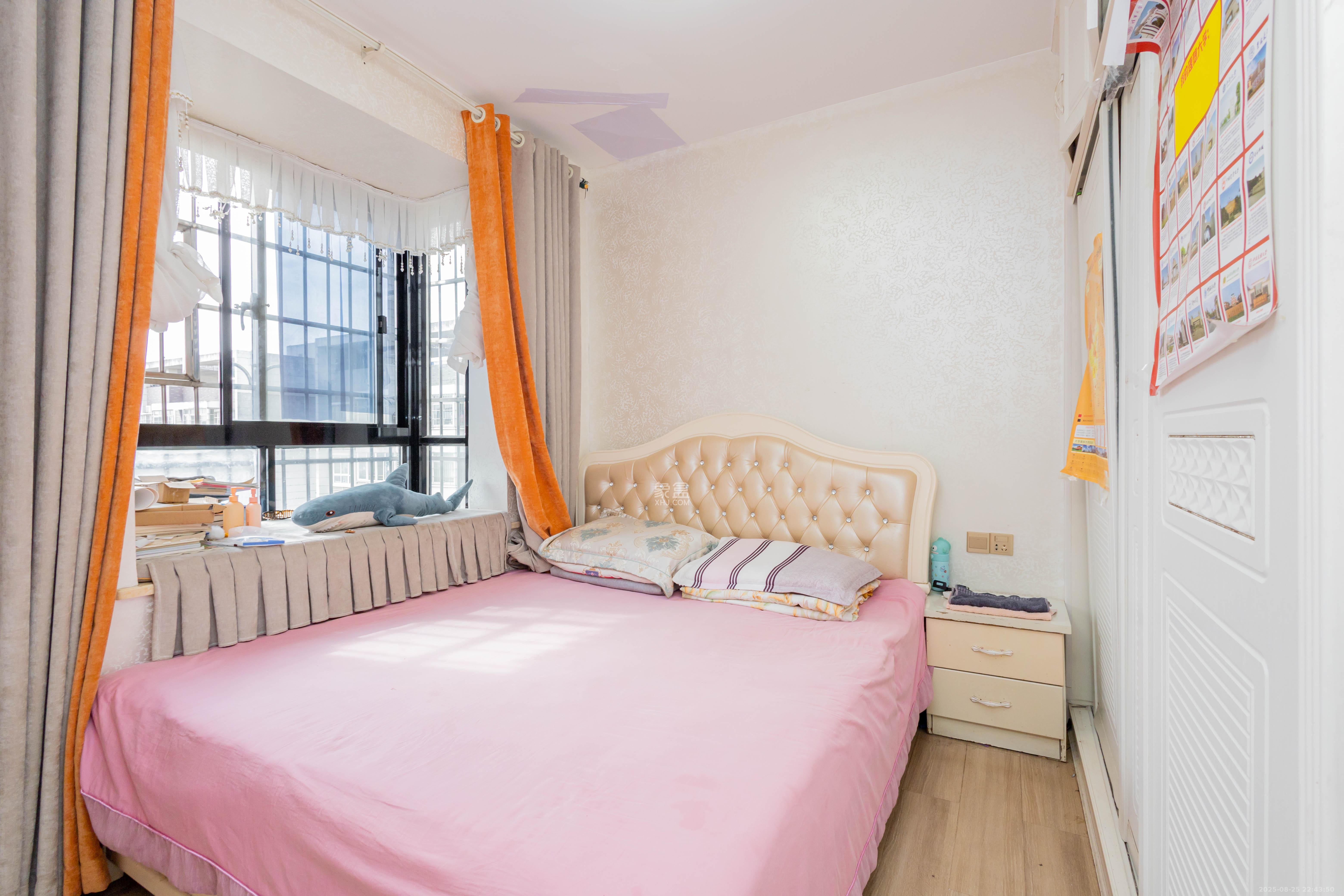 未来蜂巢 3室2厅1卫 69.0万 未来蜂巢 3室2厅1卫 69.0万卧室