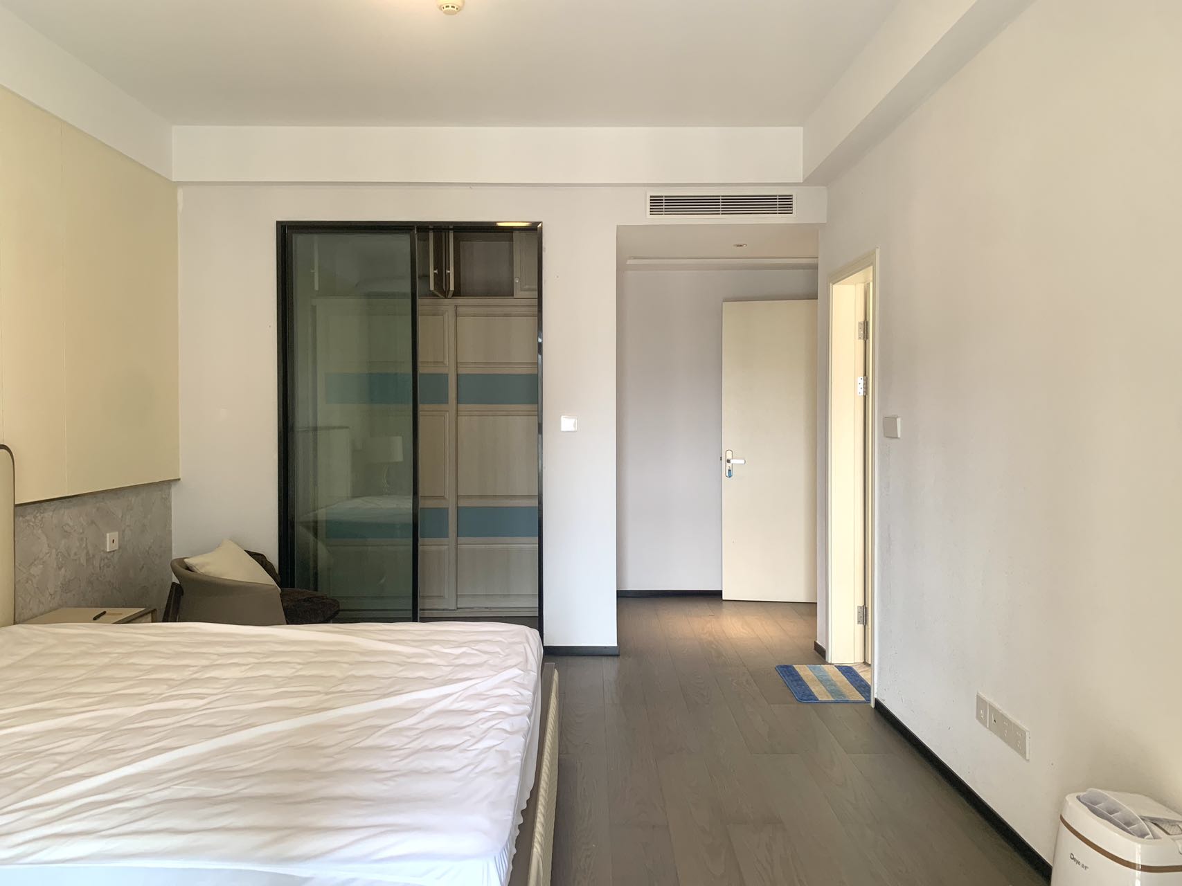 海航豪庭北苑 3室2厅3卫 11000.0元/月 海航豪庭北苑 3室2厅3卫 11000.0元/月室内图