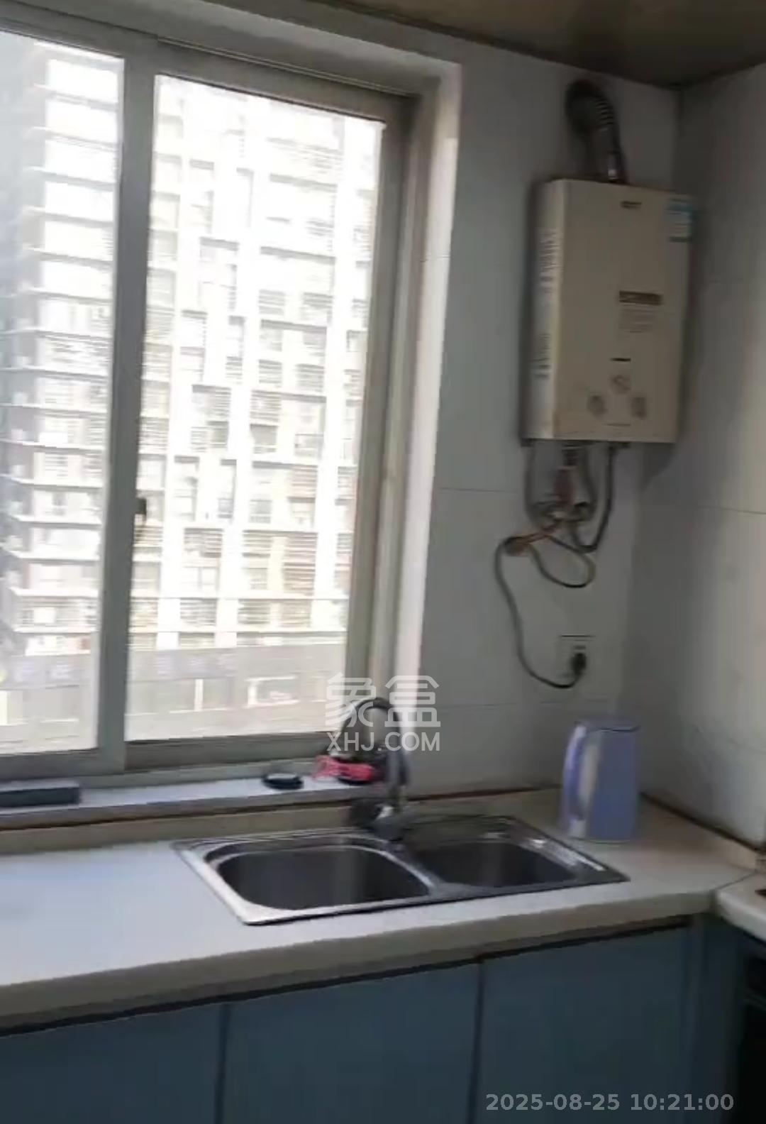 圣力华苑 3室2厅2卫 1700.0元/月 圣力华苑 3室2厅2卫 1700.0元/月室内图