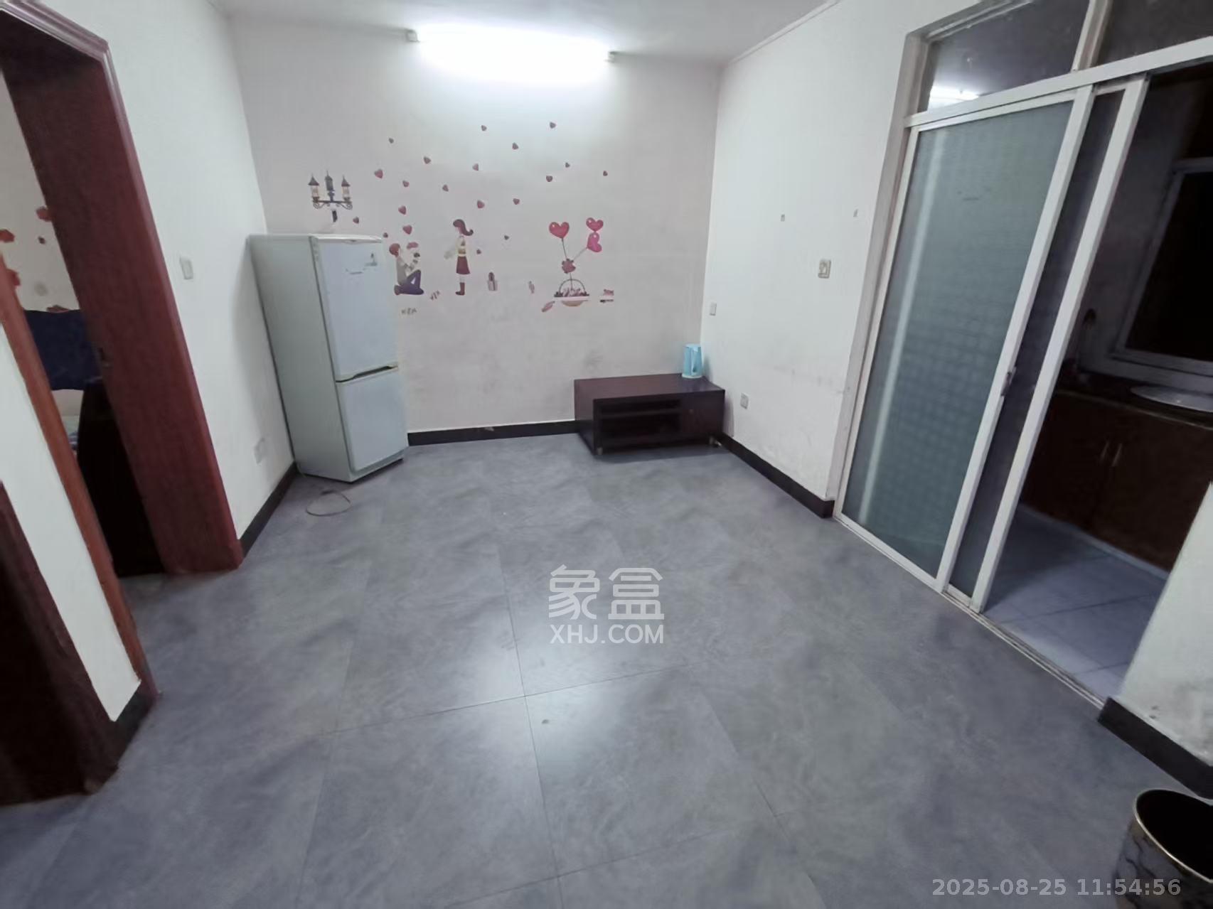 青山祠社区 2室1厅1卫 1300.0元/月 青山祠社区 2室1厅1卫 1300.0元/月室内图