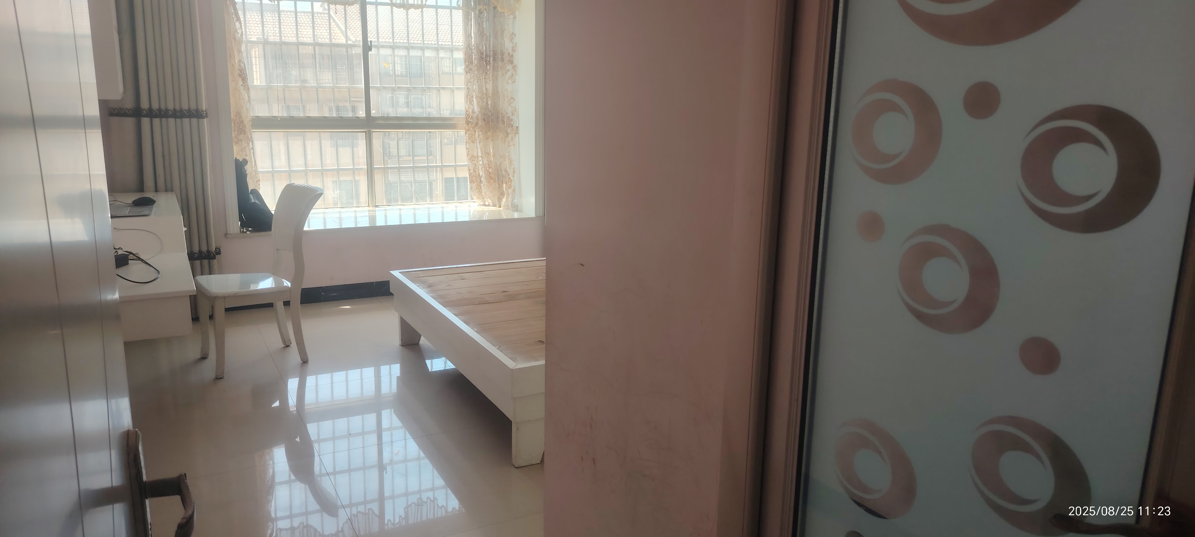 孙水明珠  3室2厅2卫    62.8万客厅