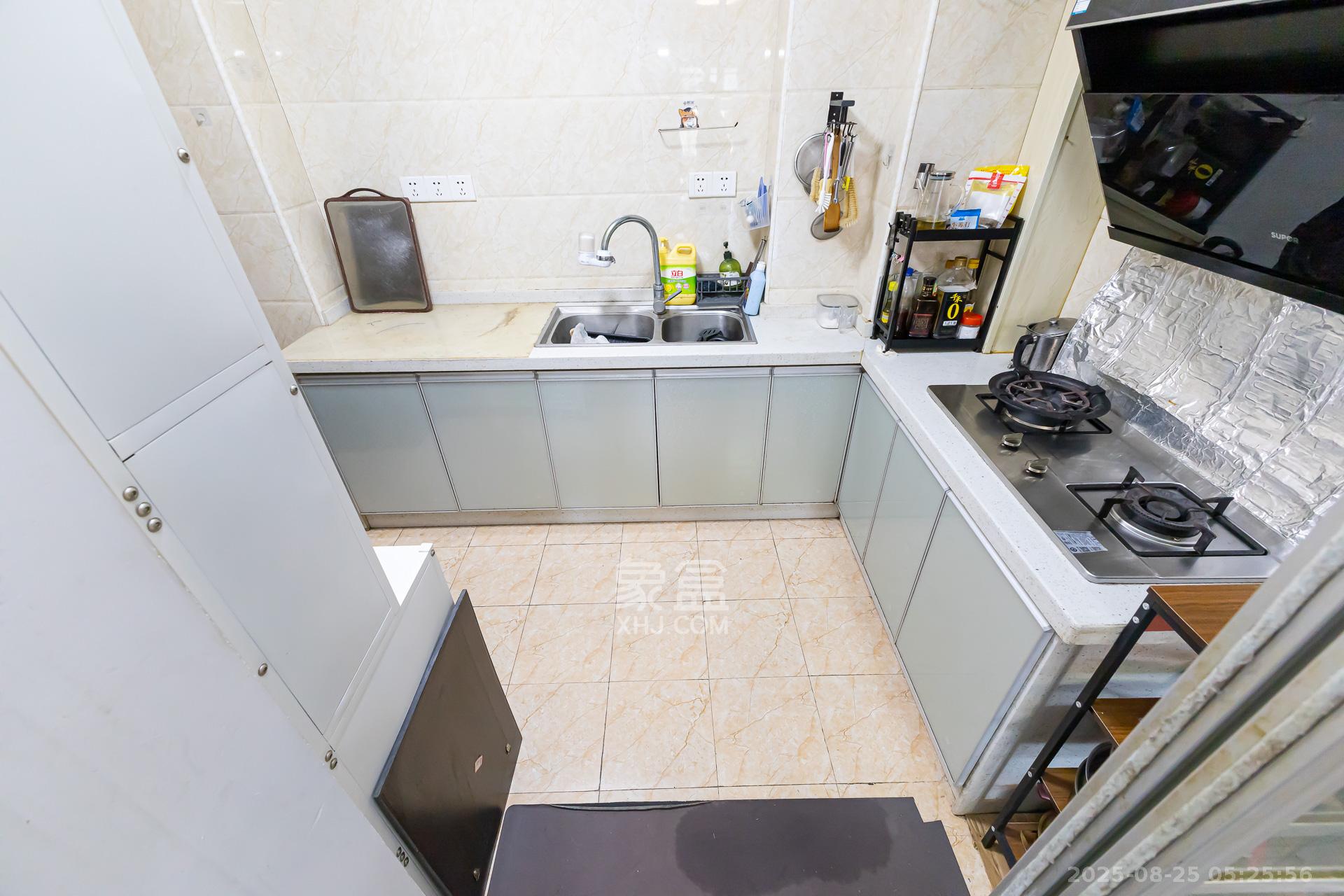 润和之悦(金泽园) 3室2厅1卫 58.0万 润和之悦(金泽园) 3室2厅1卫 58.0万厨房