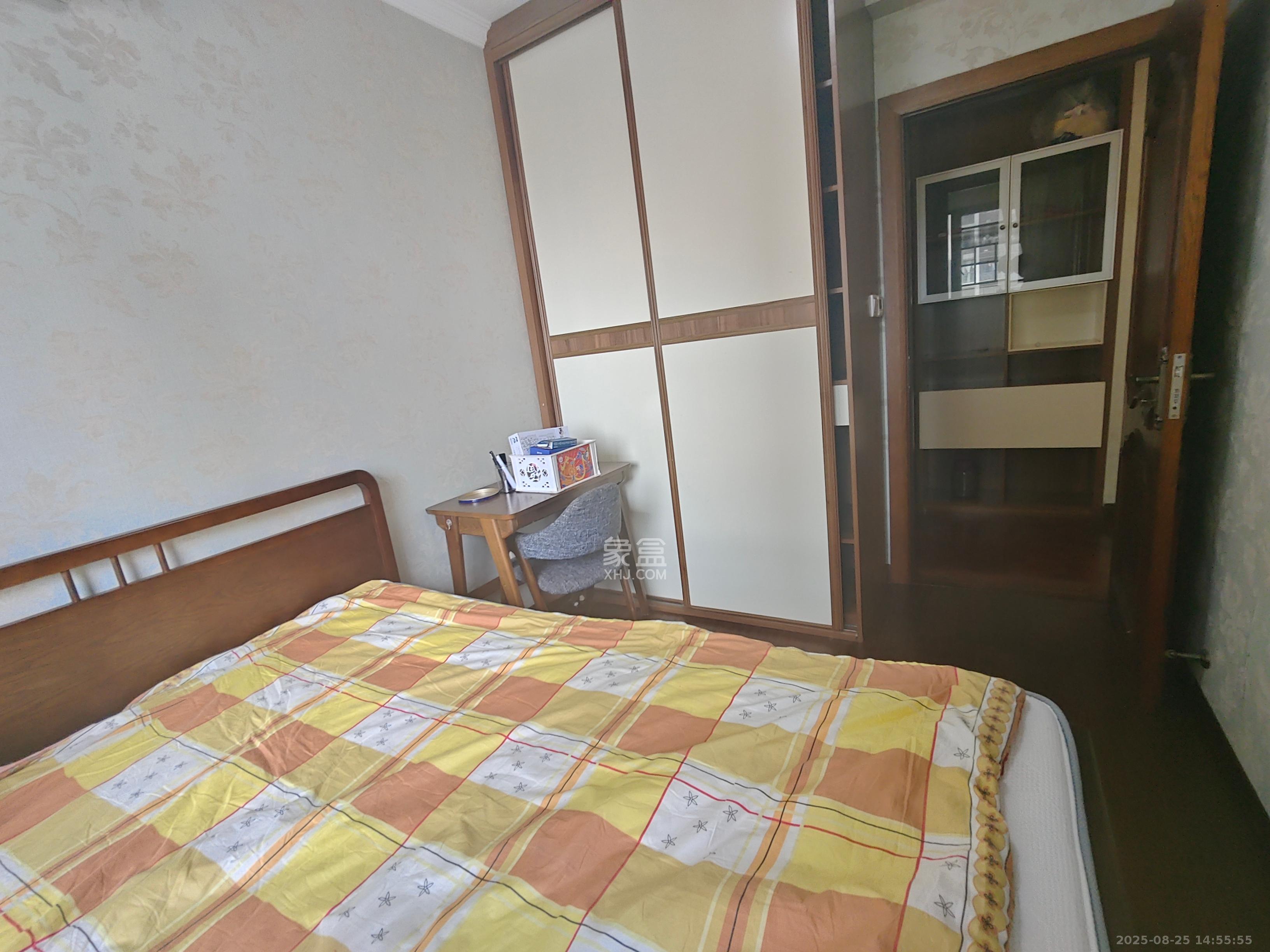 融科东南海  3室2厅2卫    3500.0元/月 融科东南海  3室2厅2卫    3500.0元/月室内图